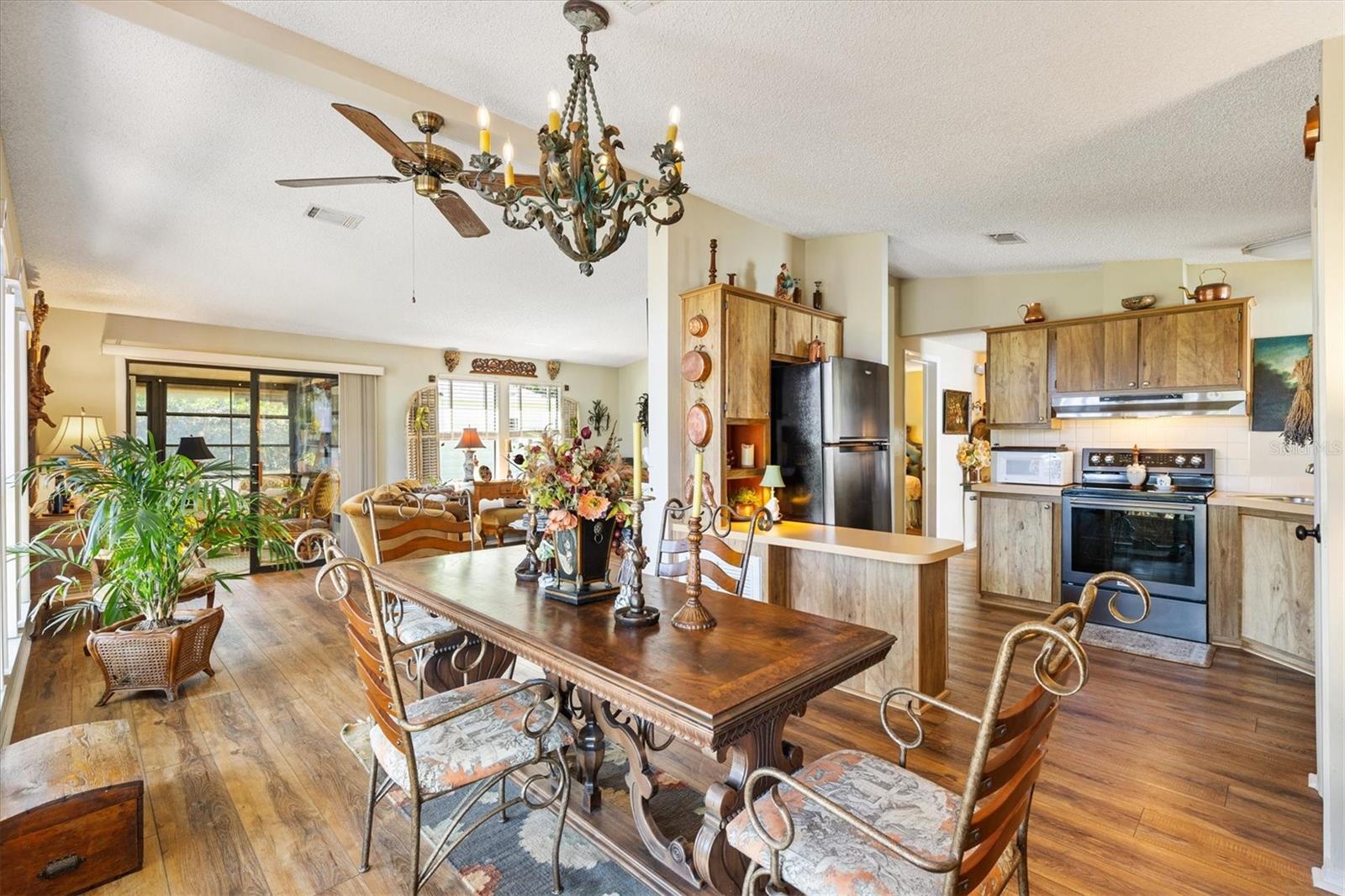 1639 W SCHWARTZ BLVD, THE VILLAGES, FL, 32159