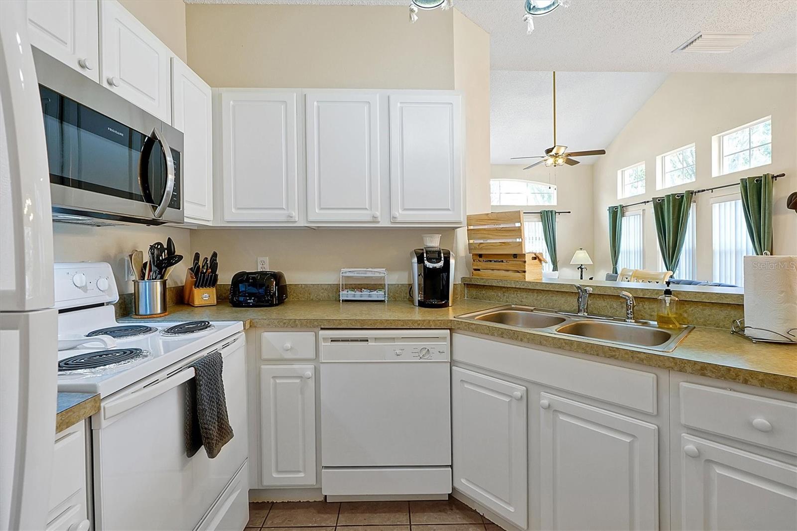 8419 BLUE LAGOON DR, KISSIMMEE, FL, 34747