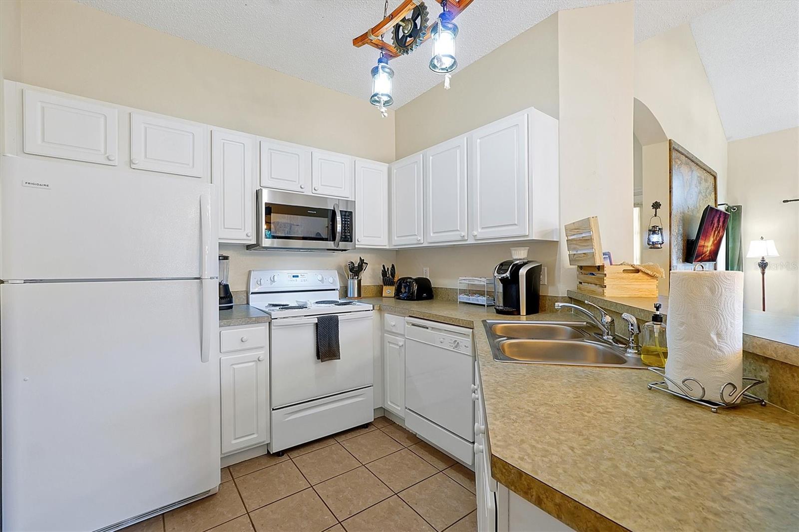 8419 BLUE LAGOON DR, KISSIMMEE, FL, 34747
