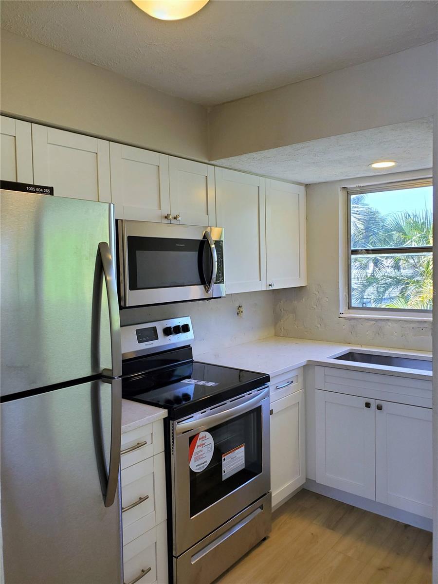 3075 LOS ALTOS DR ##E, BELLEAIR BLUFFS, FL, 33770