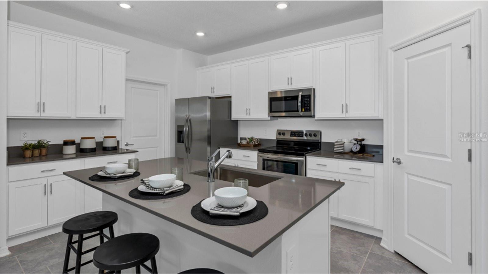 611 TERRAPIN DR, DEBARY, FL, 32713