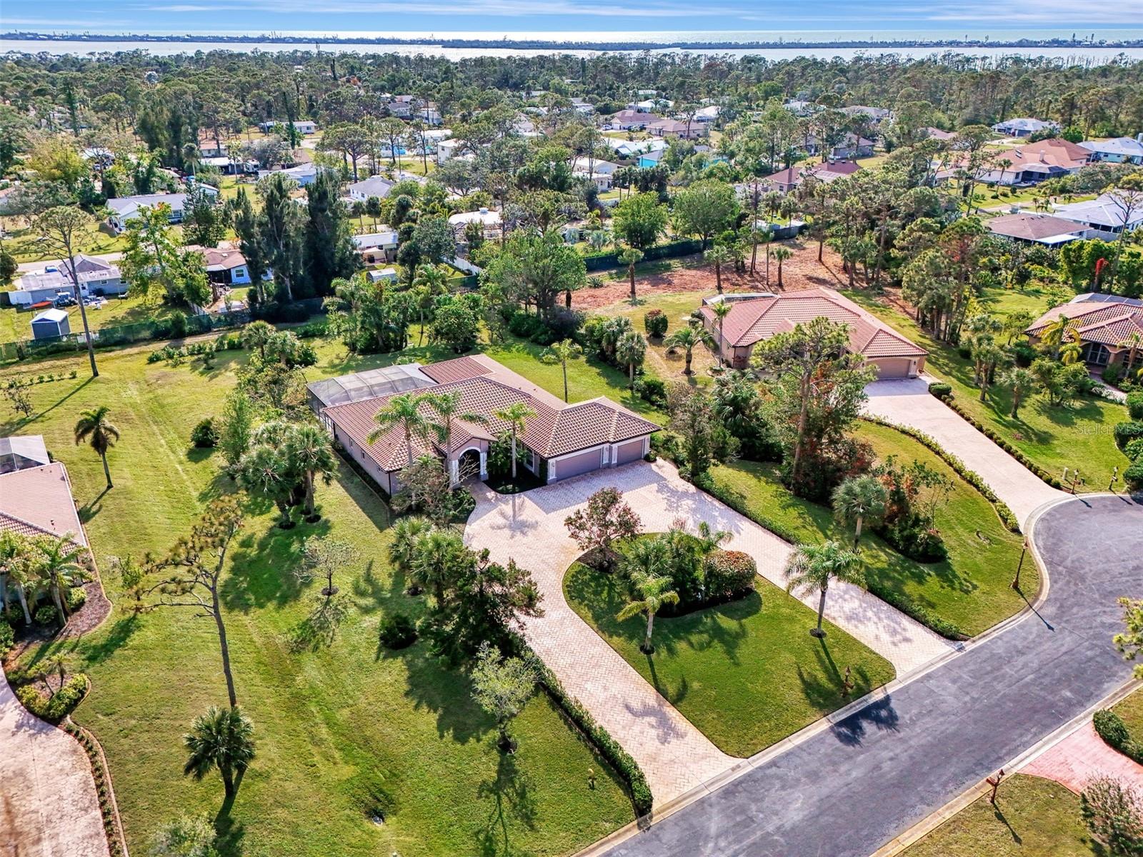 910 PARK PLACE DR, ENGLEWOOD, FL, 34223