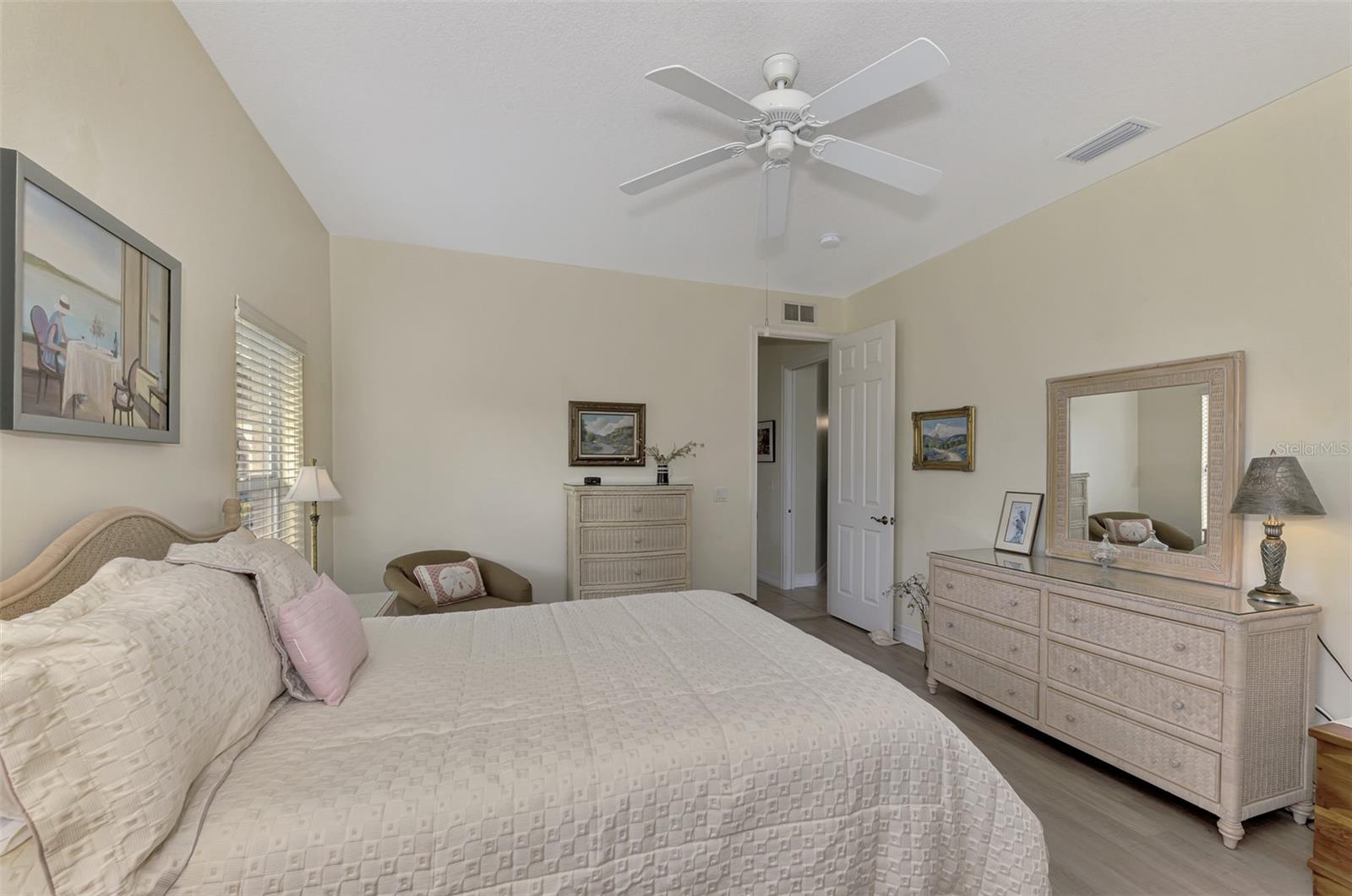 910 PARK PLACE DR, ENGLEWOOD, FL, 34223