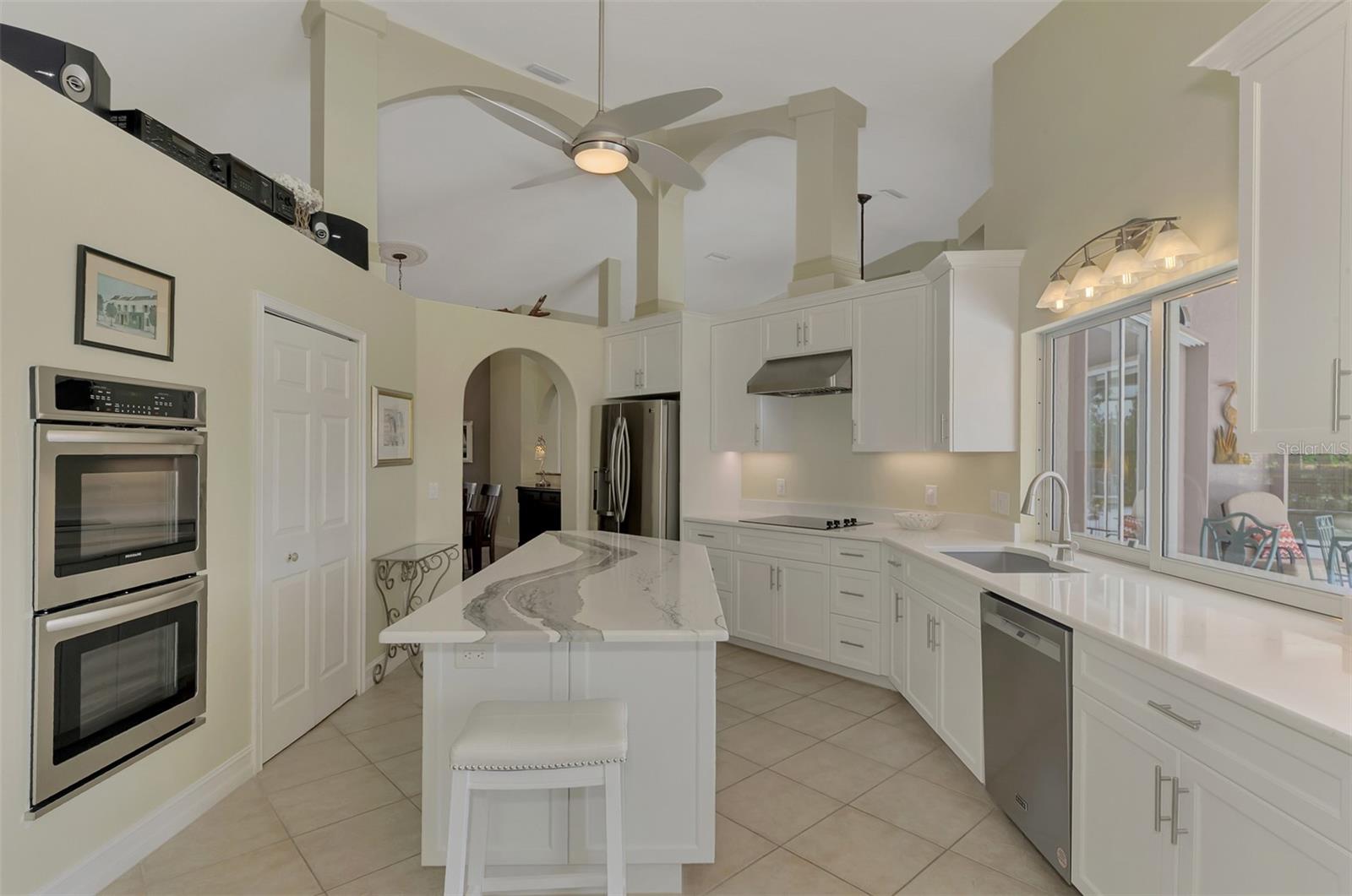 910 PARK PLACE DR, ENGLEWOOD, FL, 34223
