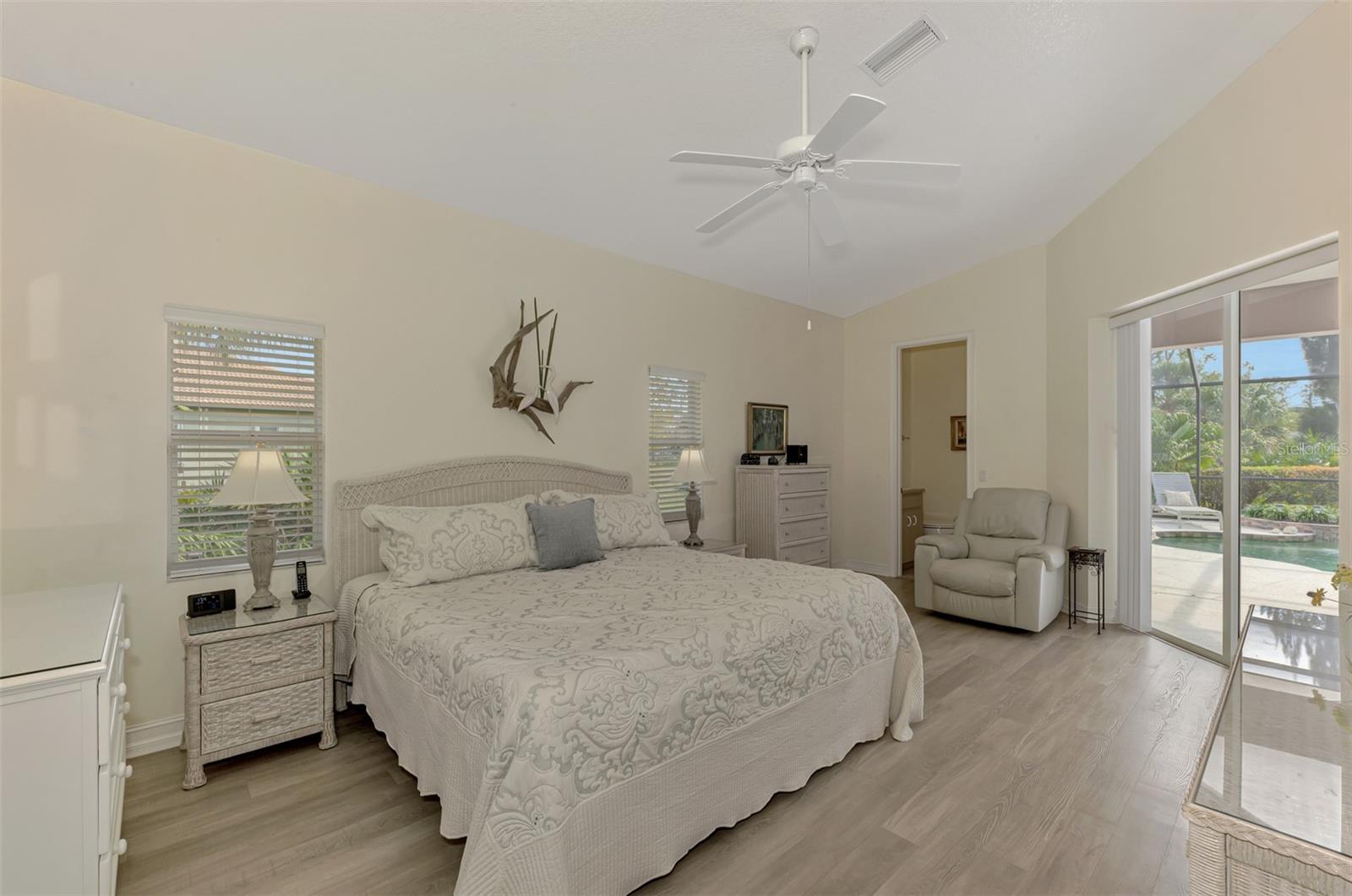 910 PARK PLACE DR, ENGLEWOOD, FL, 34223