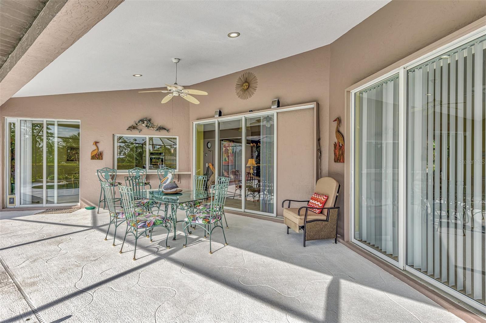 910 PARK PLACE DR, ENGLEWOOD, FL, 34223