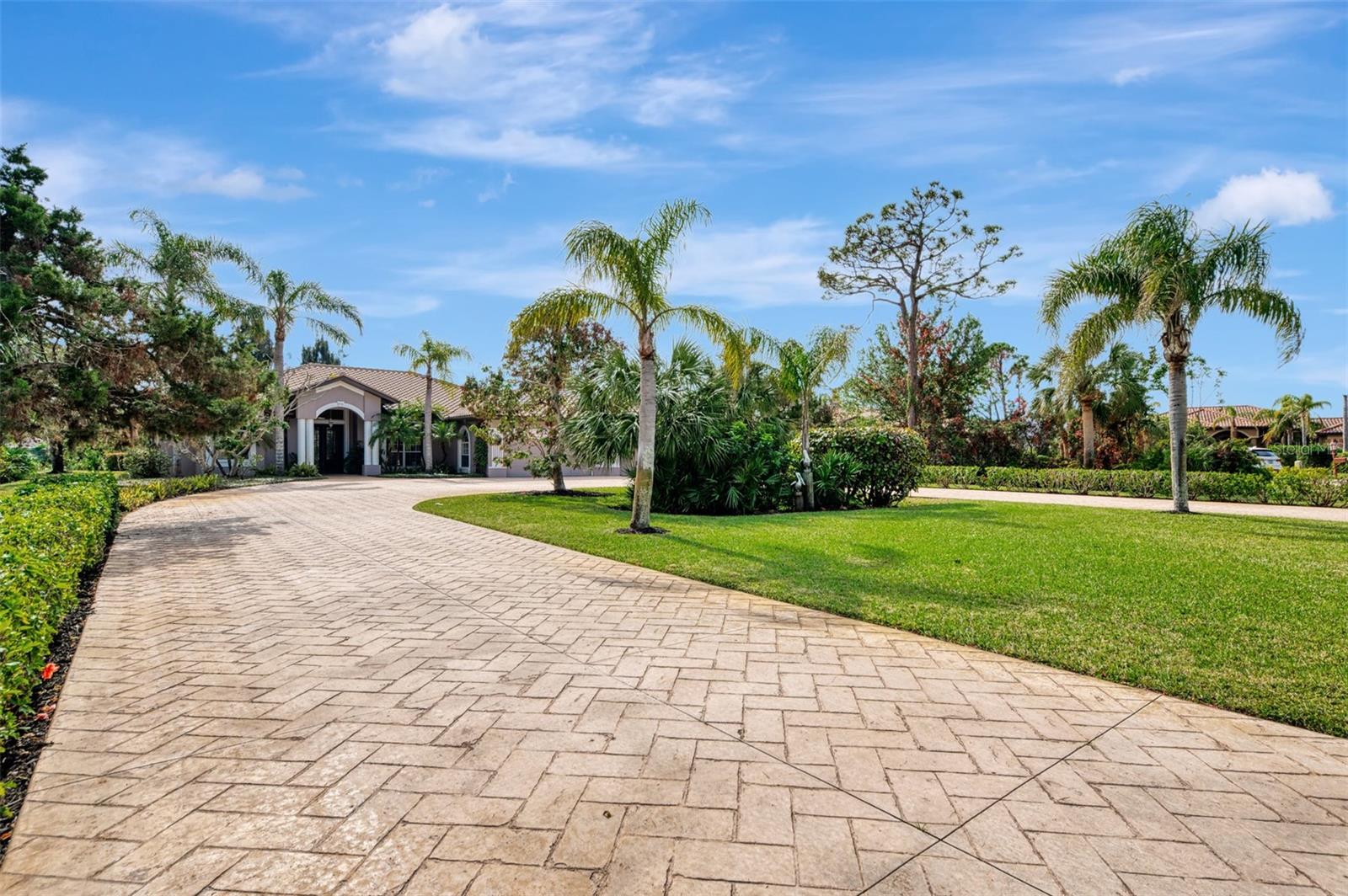 910 PARK PLACE DR, ENGLEWOOD, FL, 34223