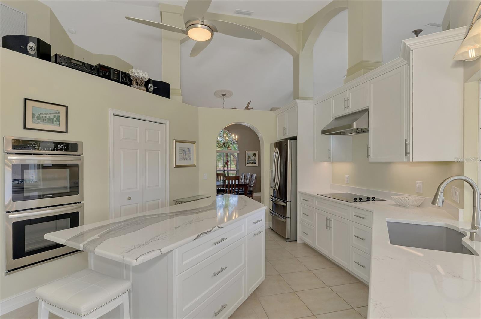 910 PARK PLACE DR, ENGLEWOOD, FL, 34223
