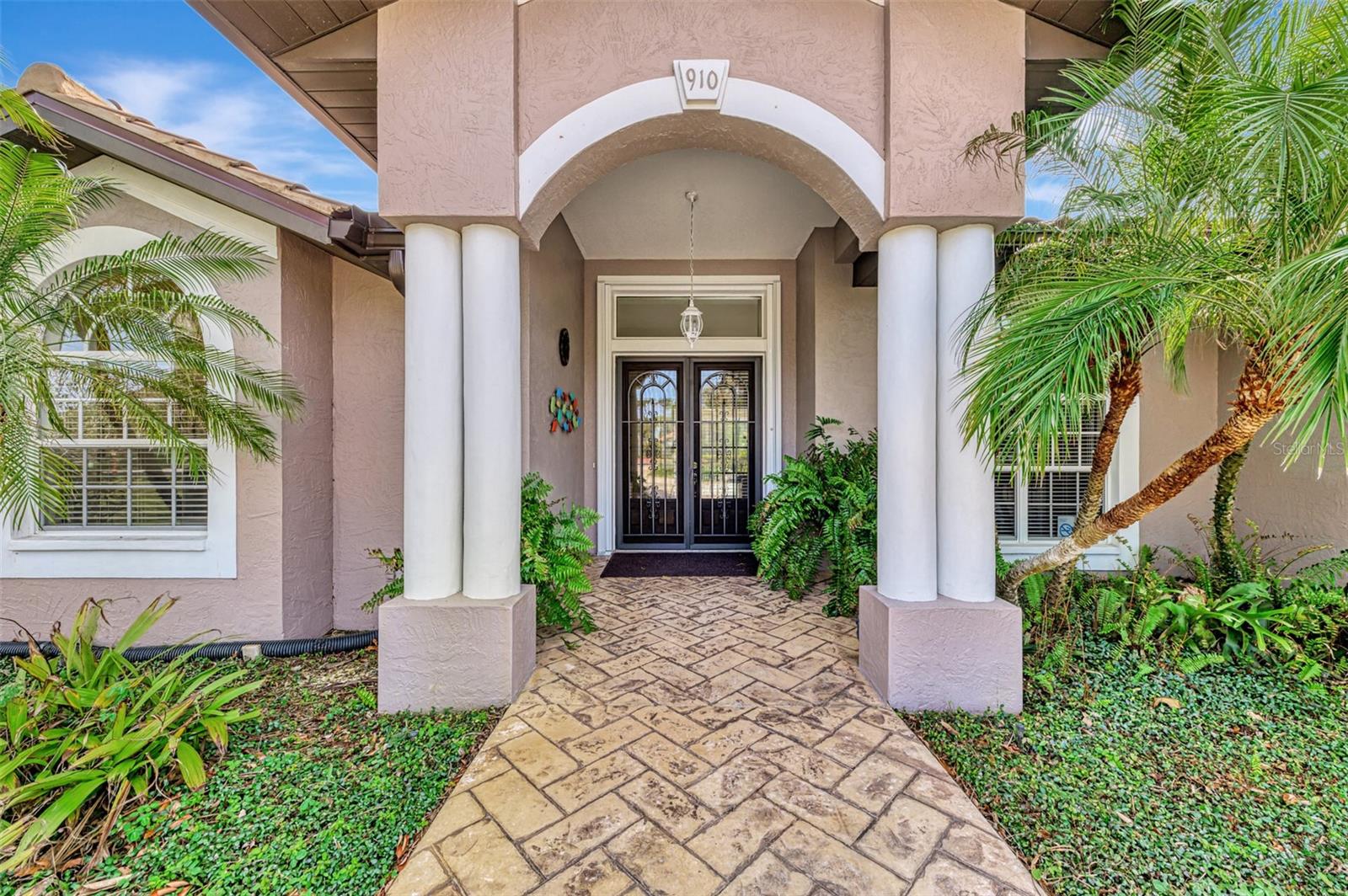 910 PARK PLACE DR, ENGLEWOOD, FL, 34223