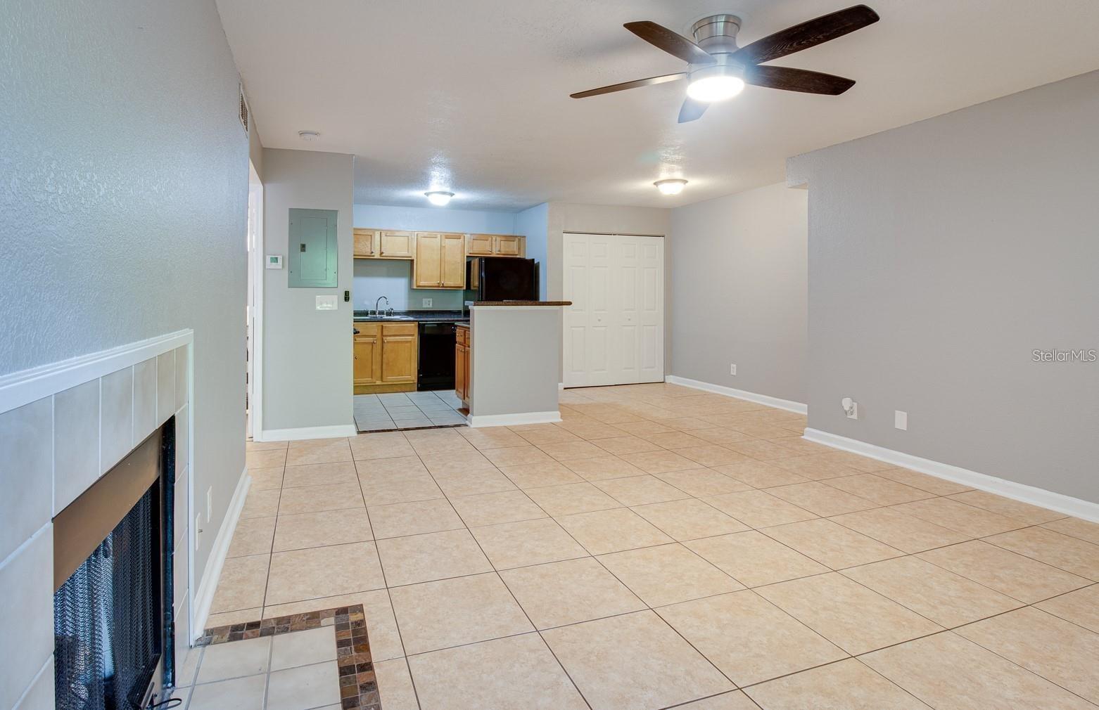 415 LAKEPOINTE DR #202, ALTAMONTE SPRINGS, FL, 32701