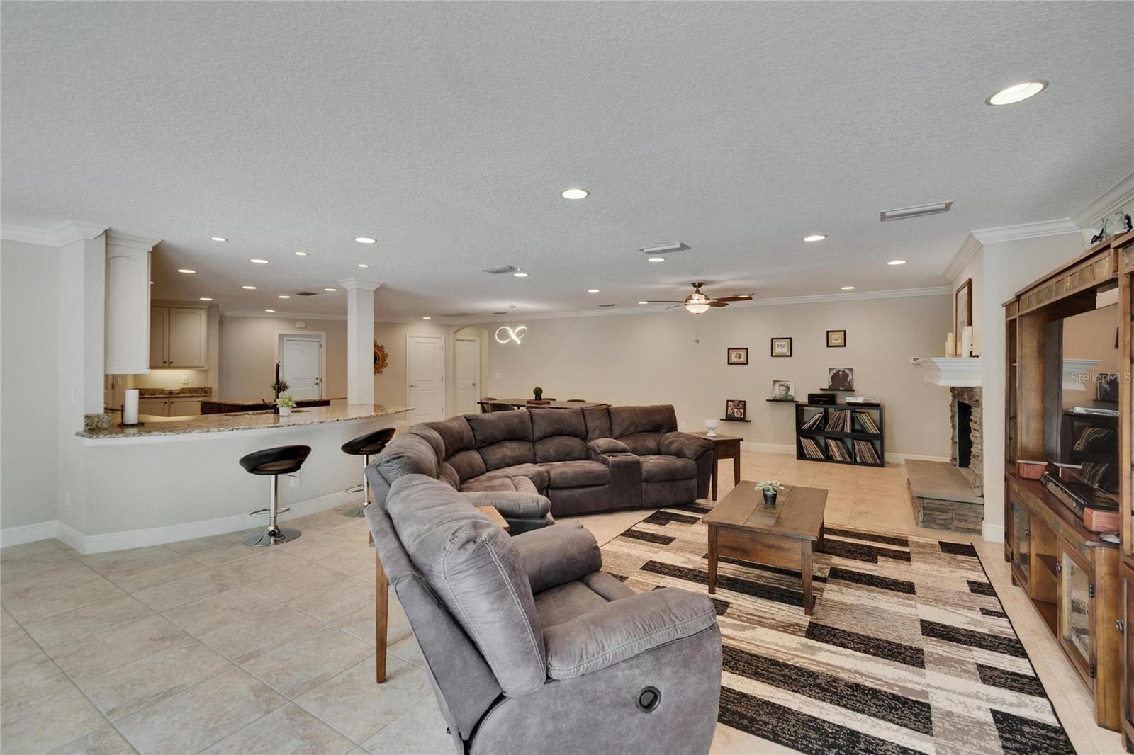 2714 LITTLE RD, VALRICO, FL, 33596