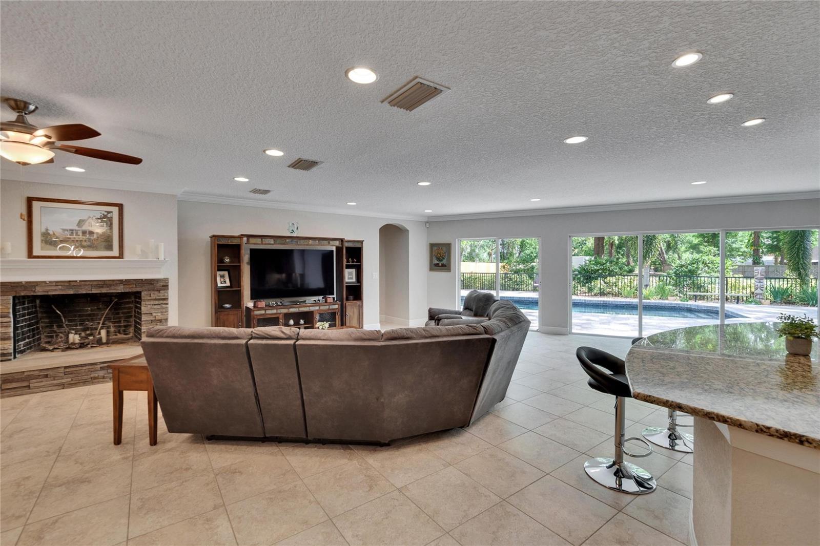 2714 LITTLE RD, VALRICO, FL, 33596