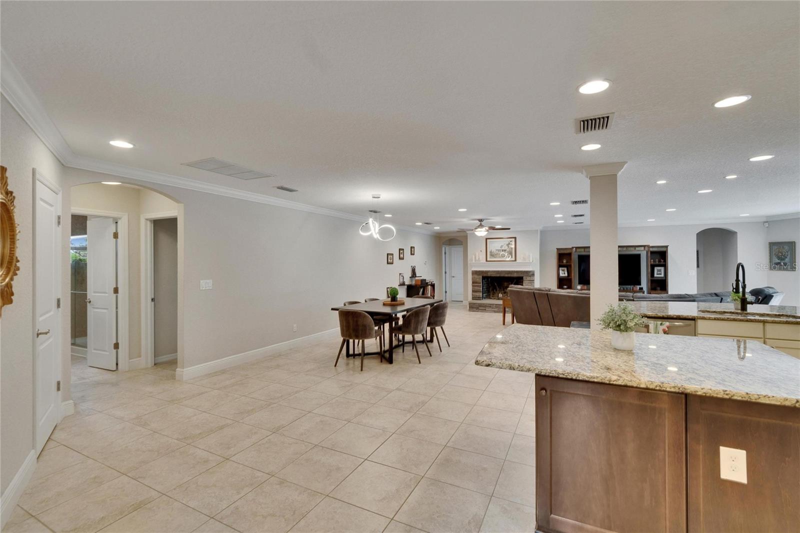 2714 LITTLE RD, VALRICO, FL, 33596