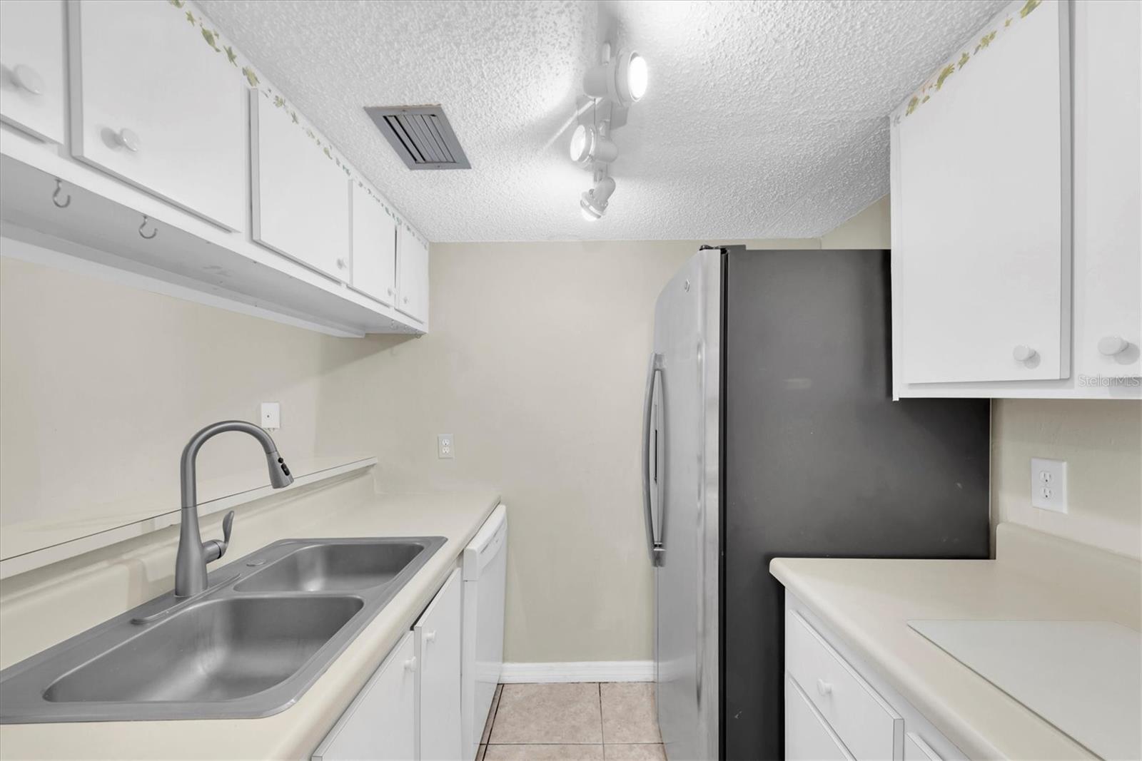171 MEDALLION BLVD #F, MADEIRA BEACH, FL, 33708