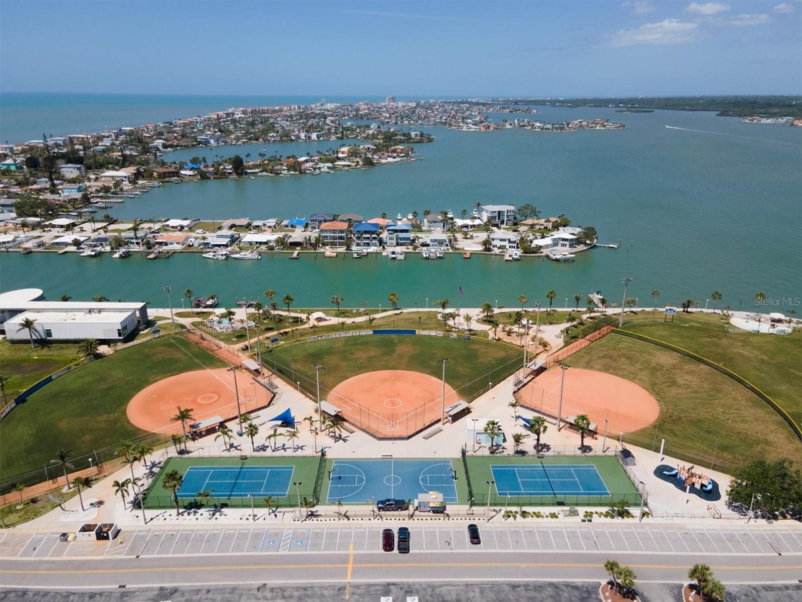 171 MEDALLION BLVD #F, MADEIRA BEACH, FL, 33708