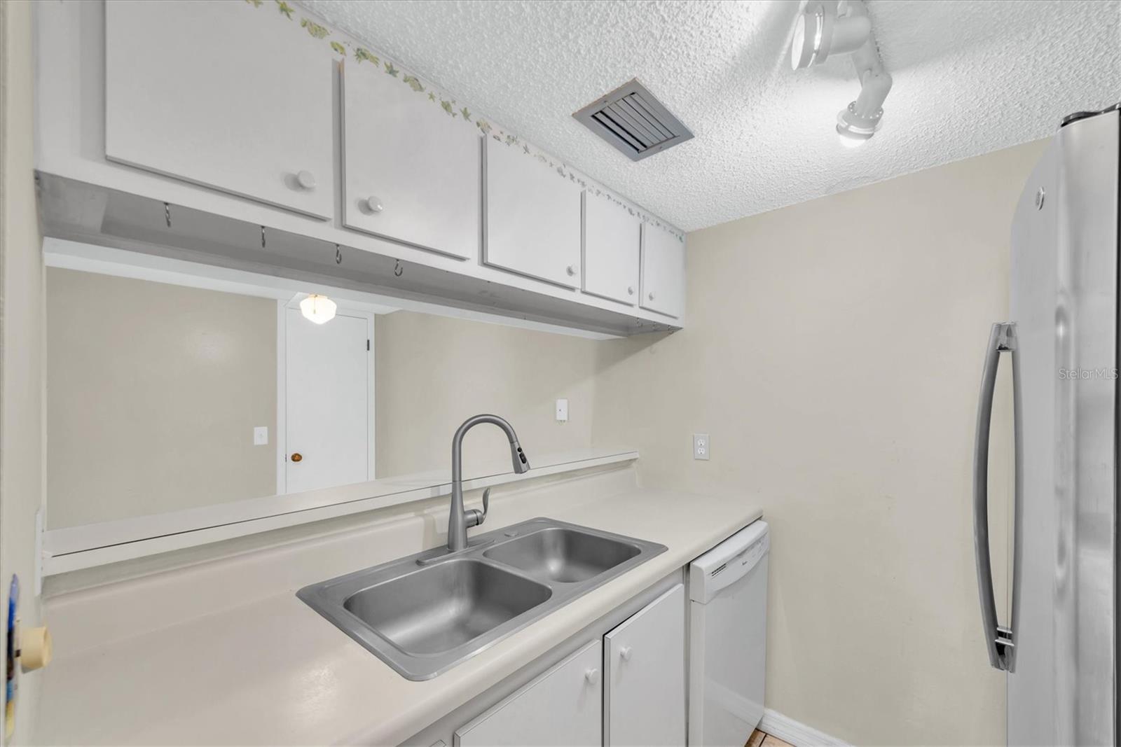 171 MEDALLION BLVD #F, MADEIRA BEACH, FL, 33708
