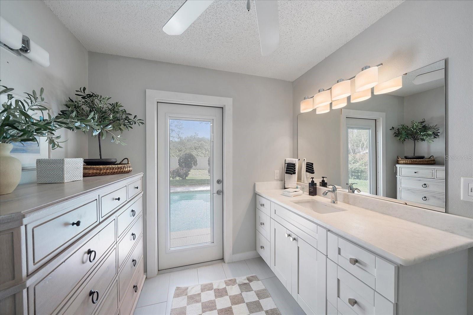 1046 GREYSTONE LN, SARASOTA, FL, 34232