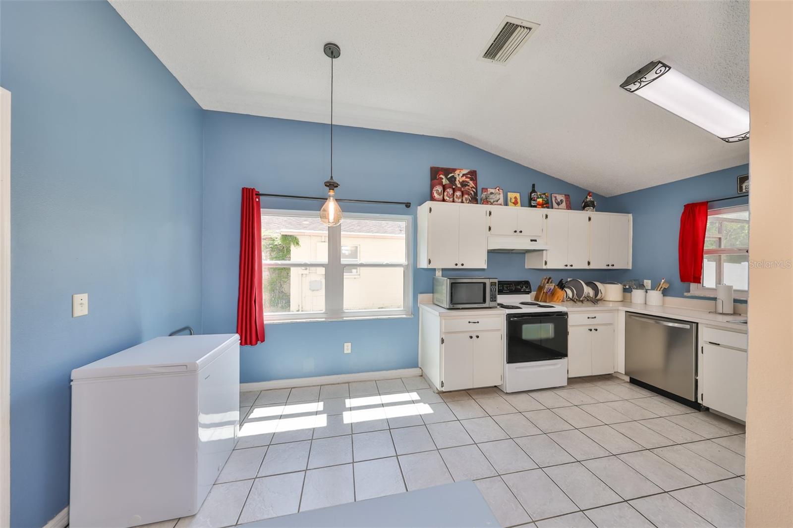 1747 TINKER DR, LUTZ, FL, 33559