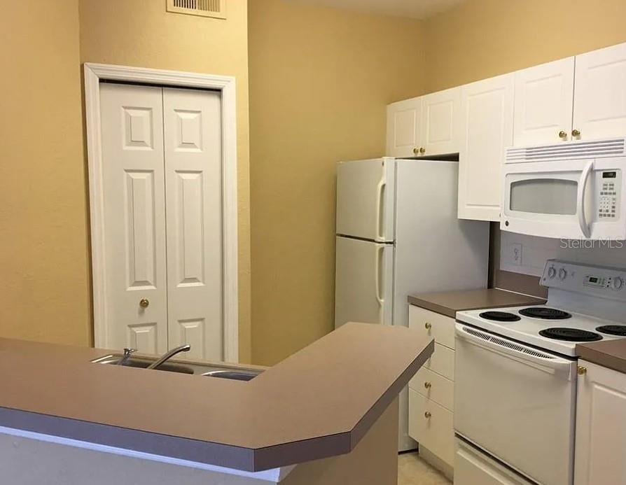 5168 NORTHRIDGE RD #111, SARASOTA, FL, 34238