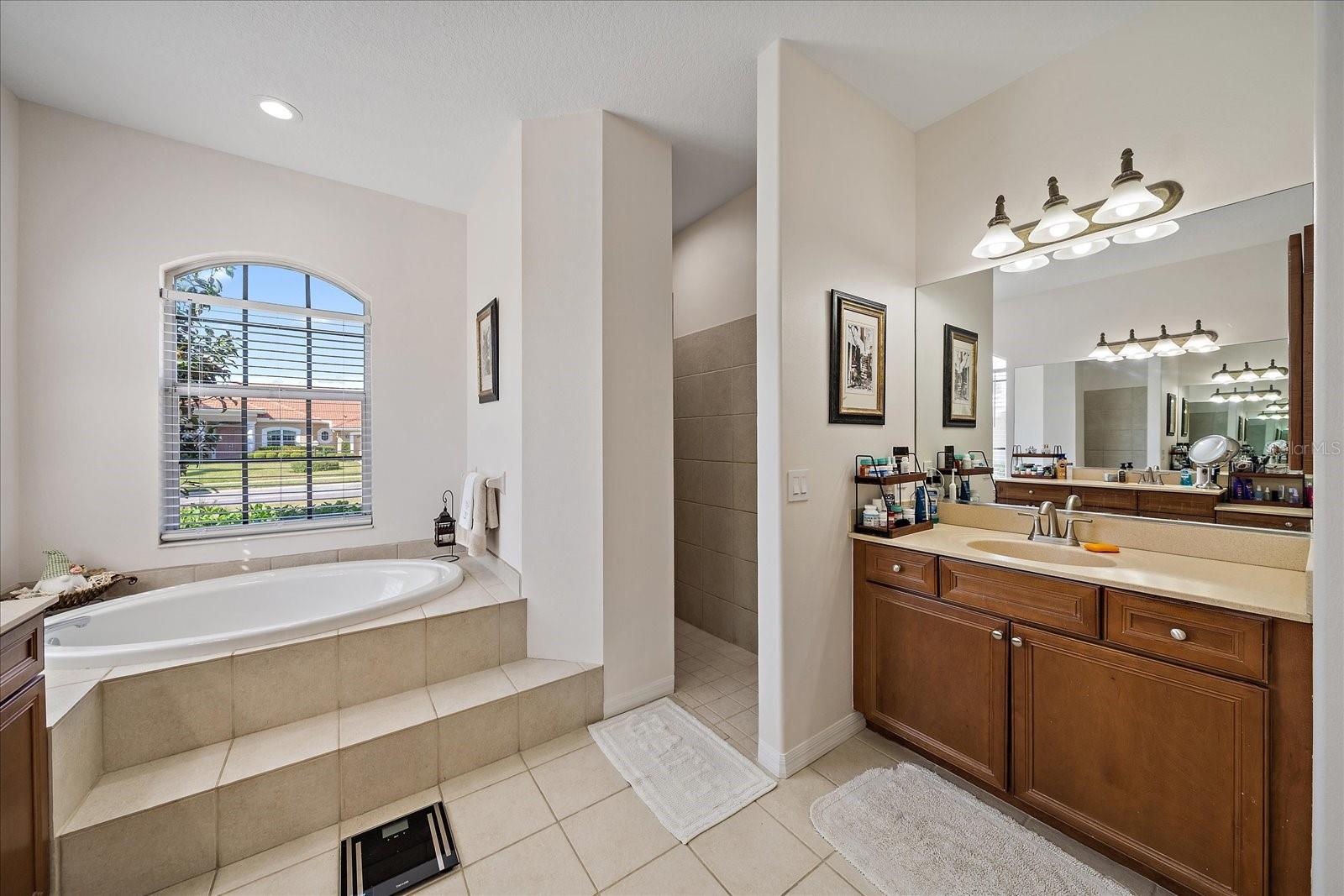 5604 CEDAR OAK BLVD, SARASOTA, FL, 34233