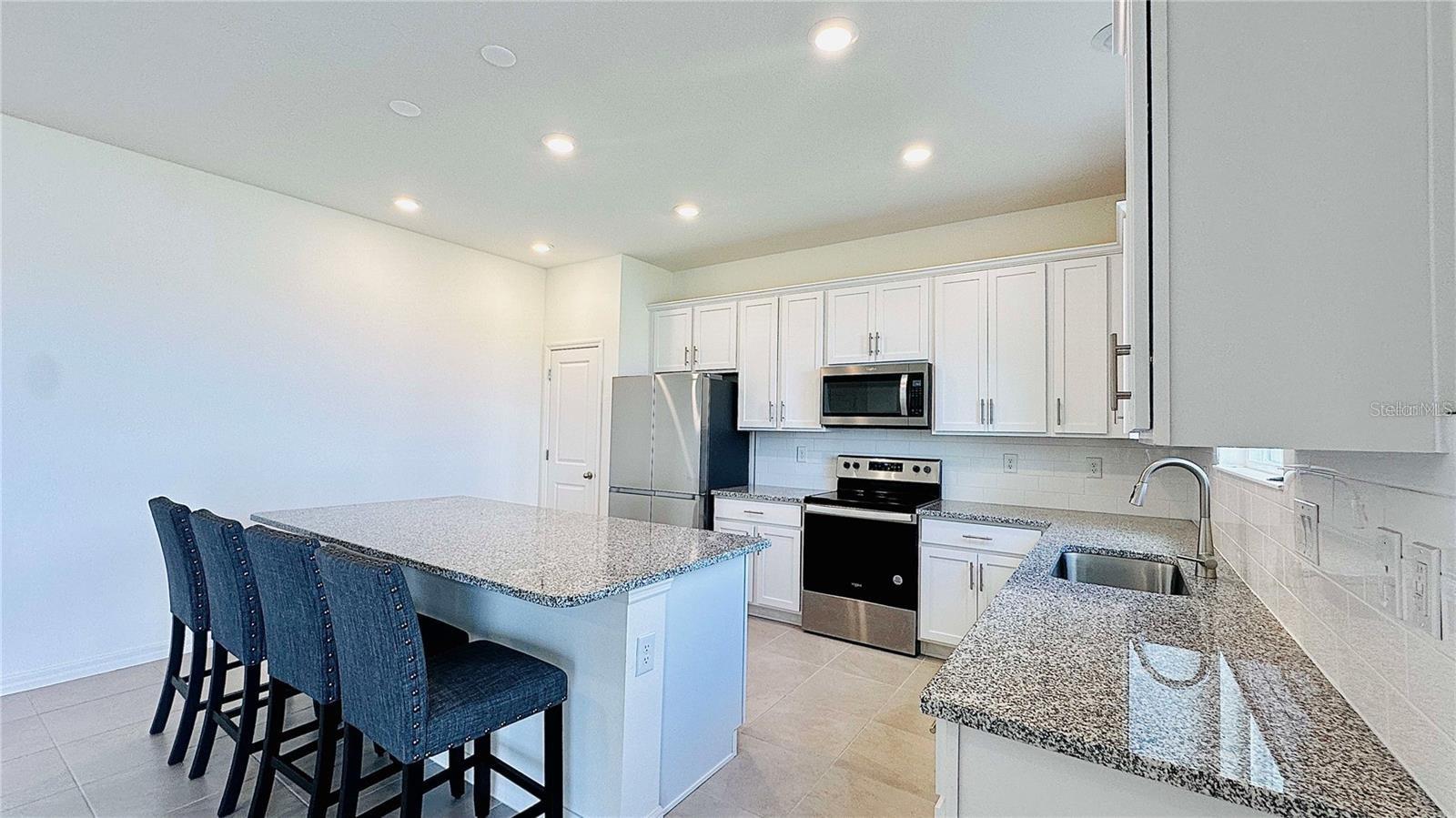 9567 SANDY BLUFFS CIR, PARRISH, FL, 34219