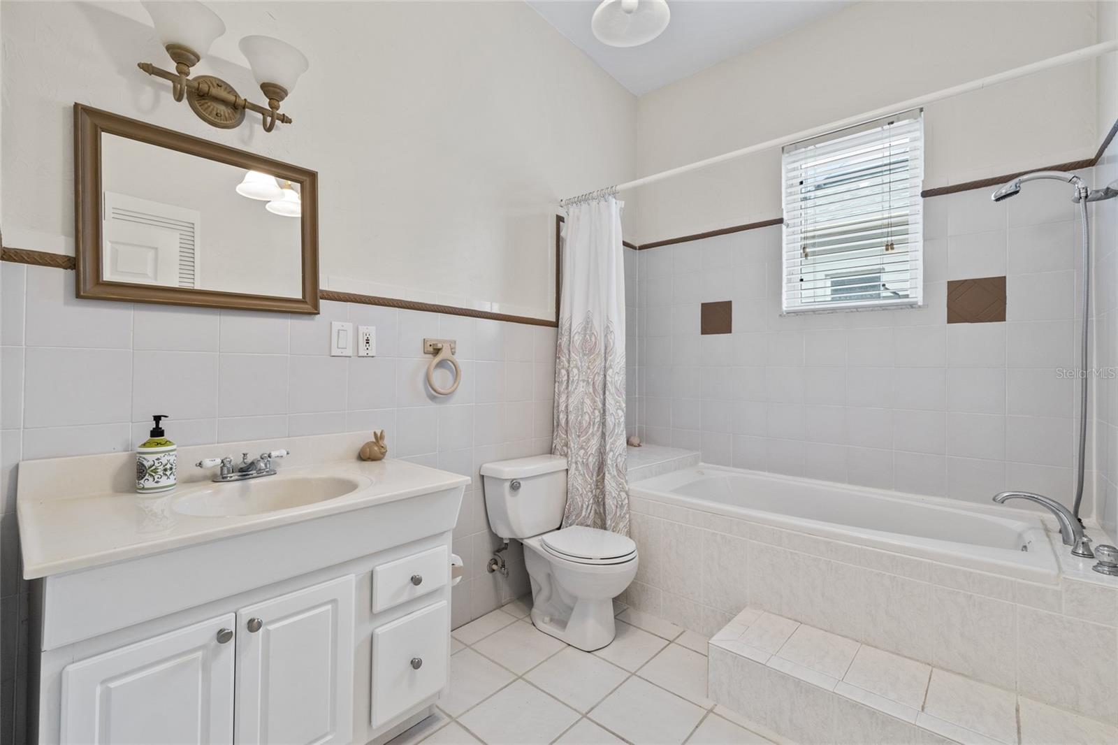1828 MOVA ST, SARASOTA, FL, 34231