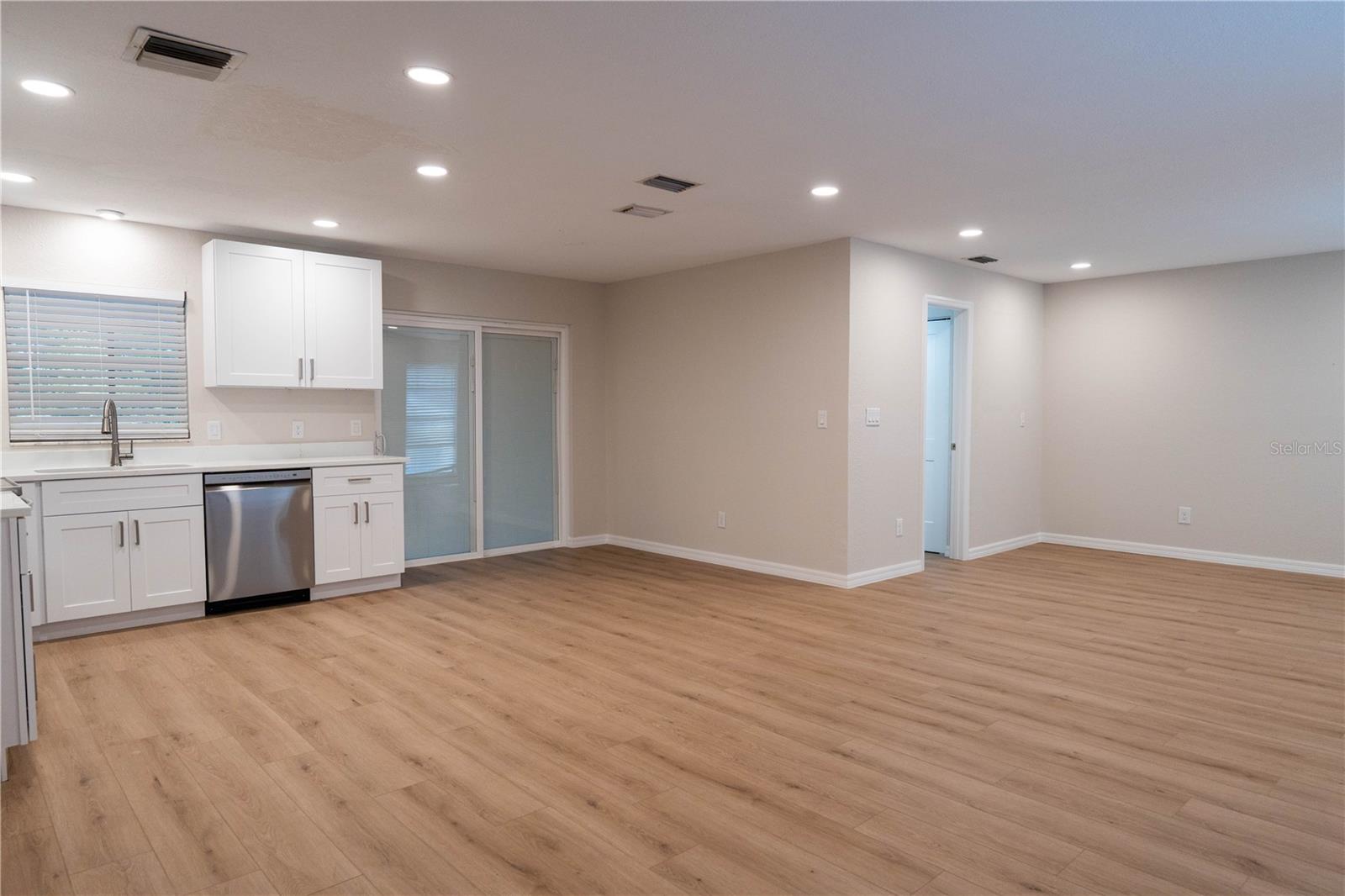 30542 HOYLAKE ST, SORRENTO, FL, 32776