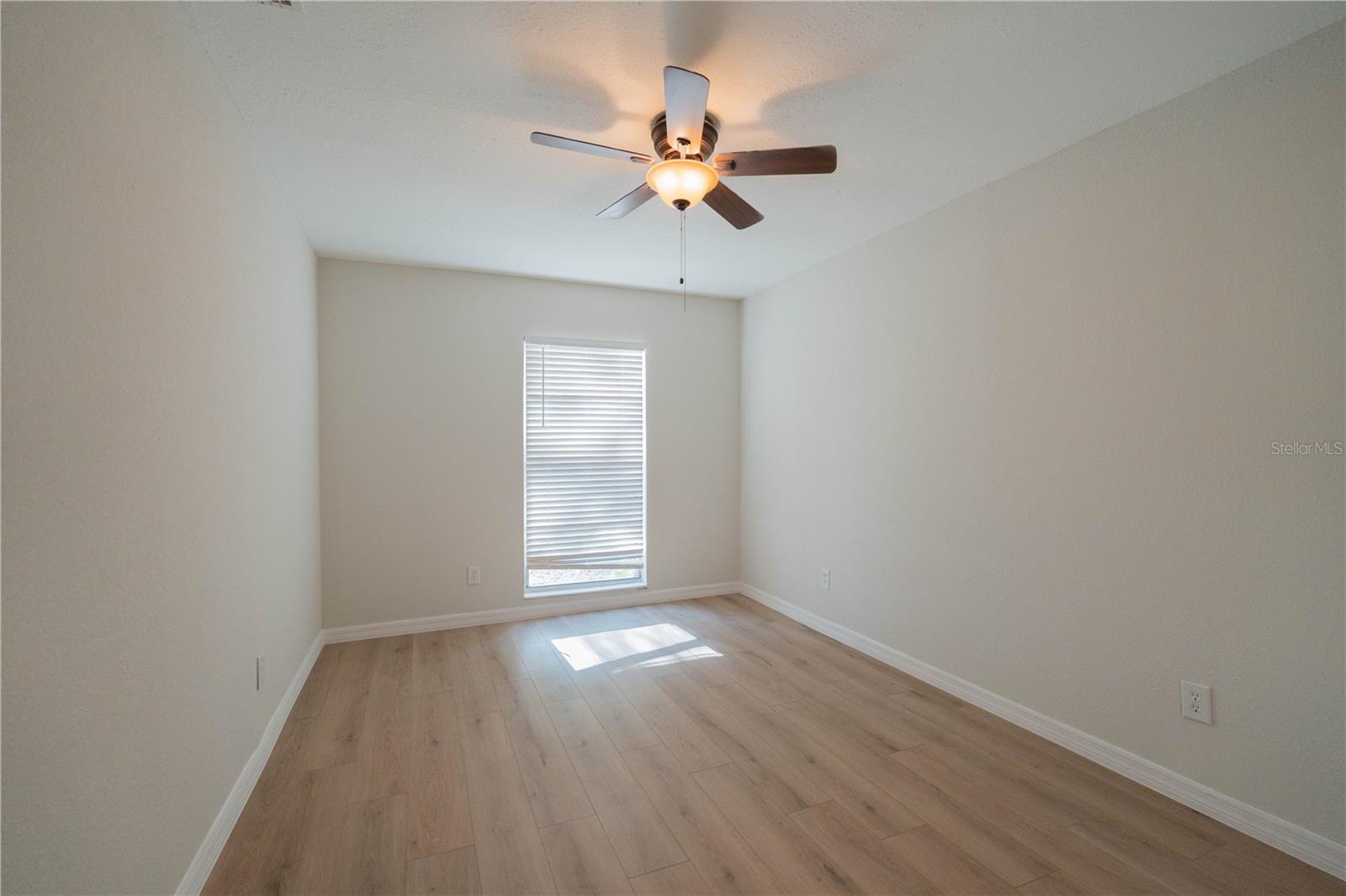 30542 HOYLAKE ST, SORRENTO, FL, 32776