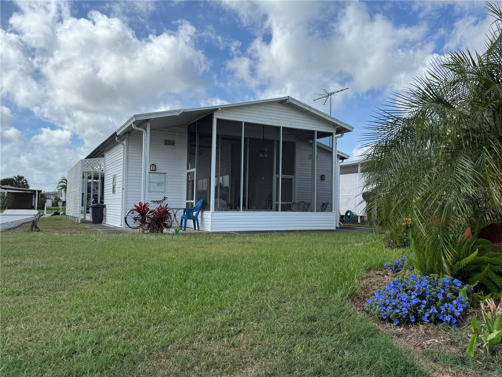 35207 CONDOMINIUM BLVD #Lot 52, ZEPHYRHILLS, FL, 33541