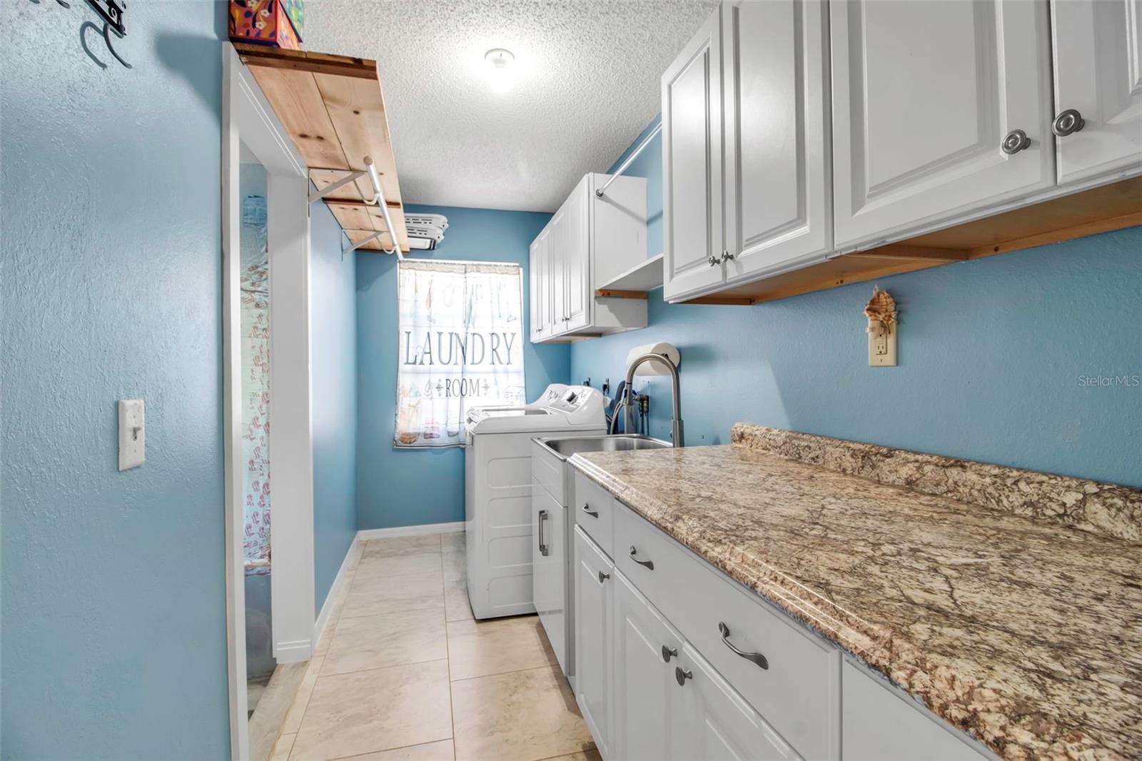 9011 HILOLO LN, VENICE, FL, 34293