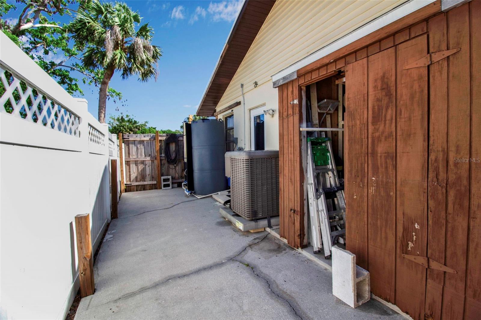 9011 HILOLO LN, VENICE, FL, 34293
