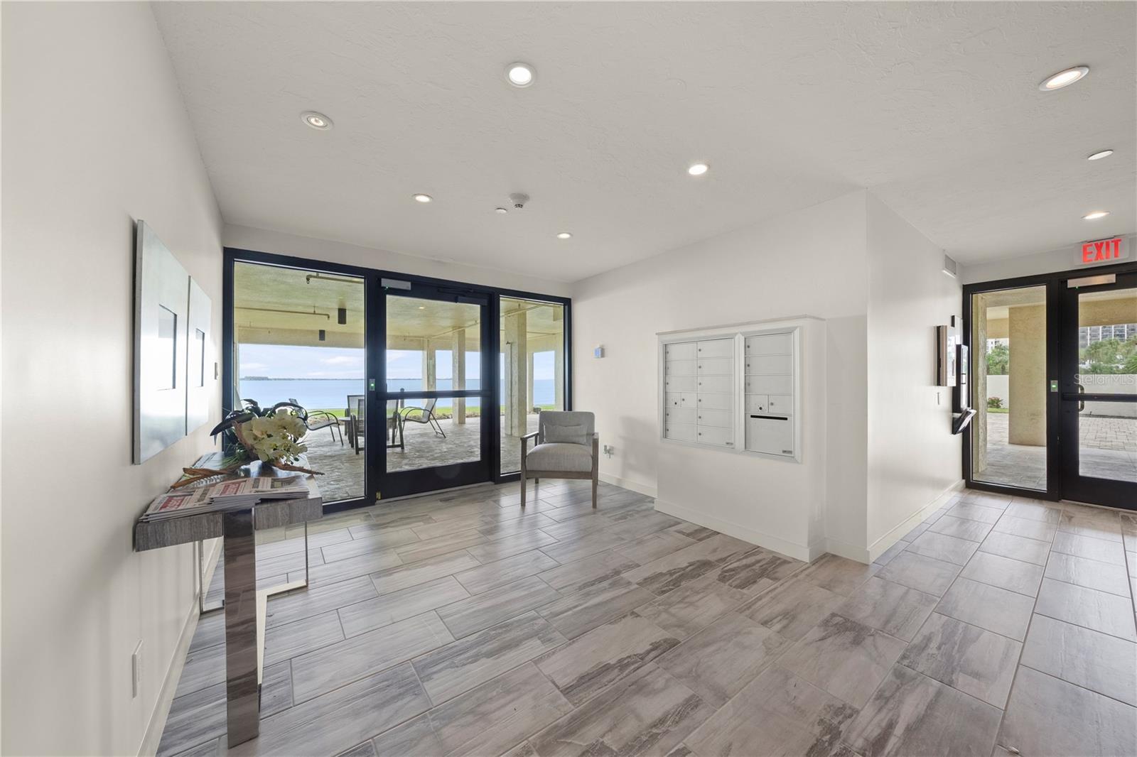 101 SUNSET DR #102, SARASOTA, FL, 34236