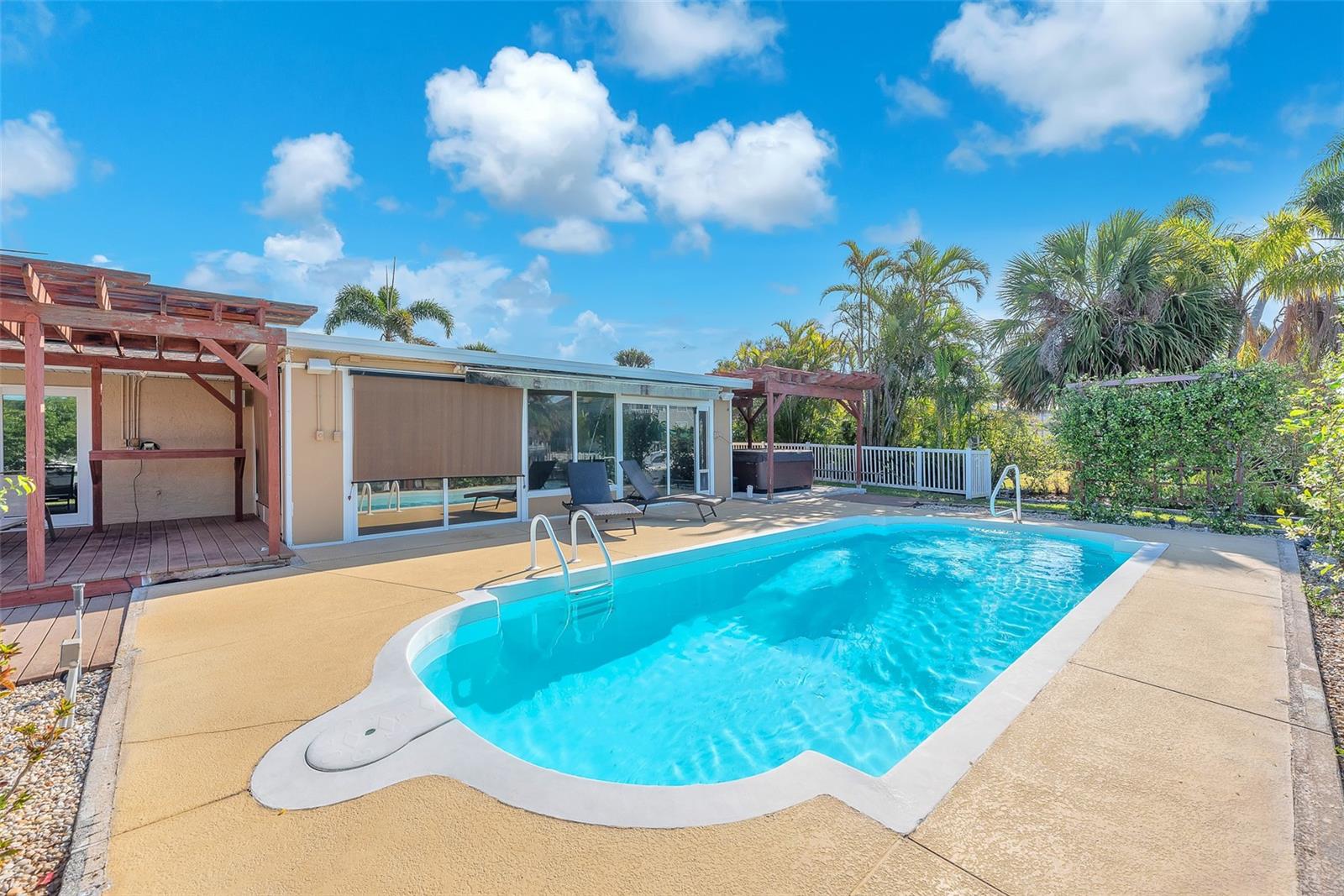 1012 SPINDLE PALM WAY, APOLLO BEACH, FL, 33572