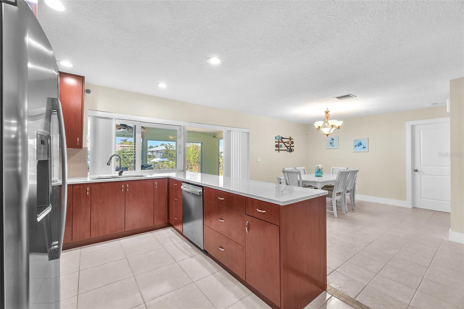 1012 SPINDLE PALM WAY, APOLLO BEACH, FL, 33572