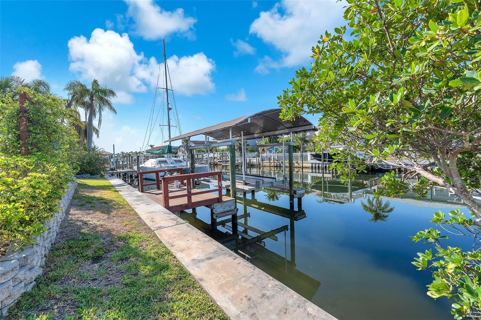 1012 SPINDLE PALM WAY, APOLLO BEACH, FL, 33572