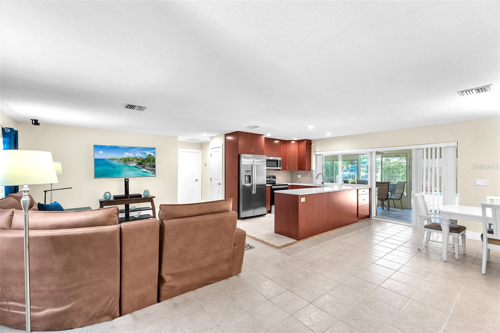 1012 SPINDLE PALM WAY, APOLLO BEACH, FL, 33572