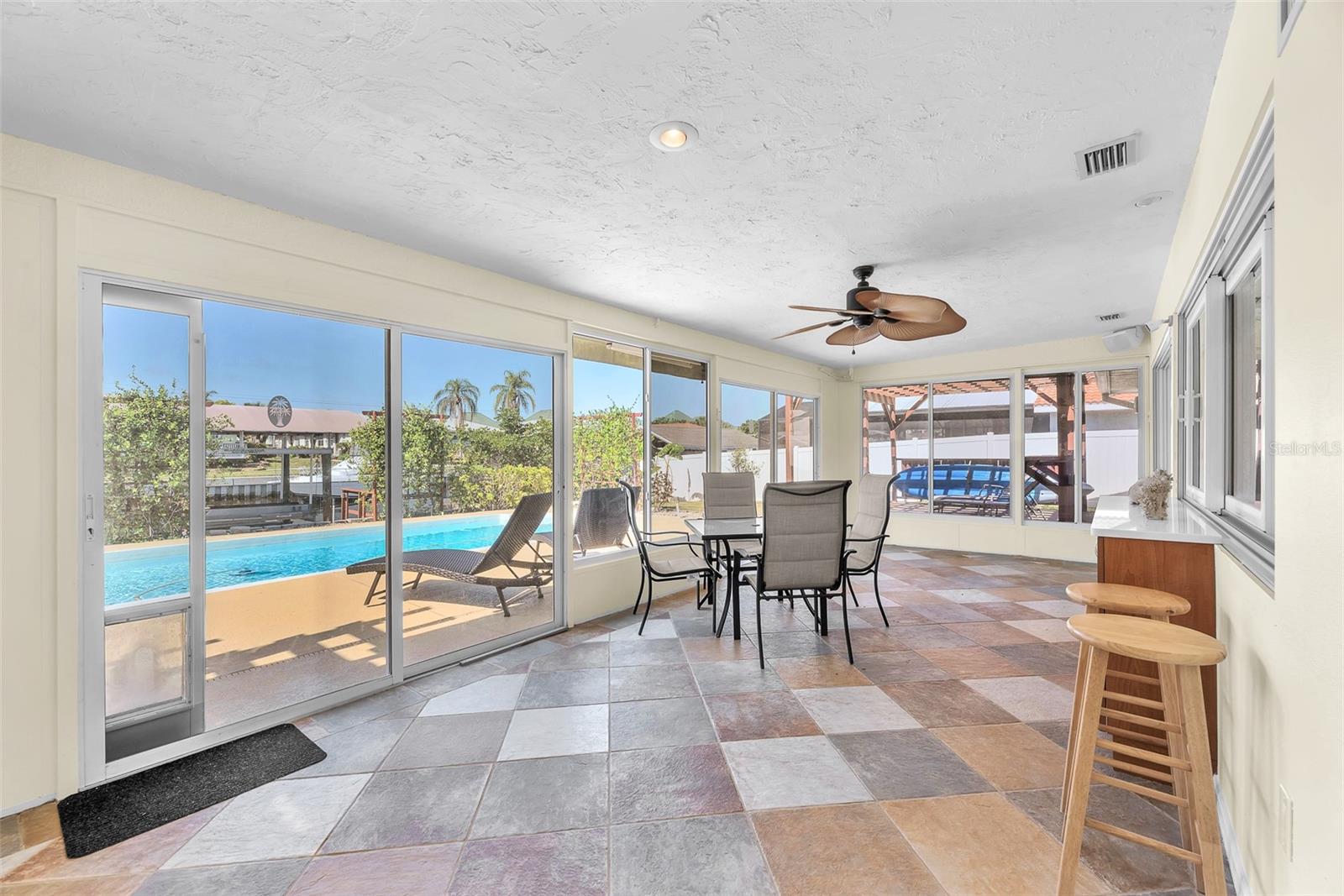 1012 SPINDLE PALM WAY, APOLLO BEACH, FL, 33572