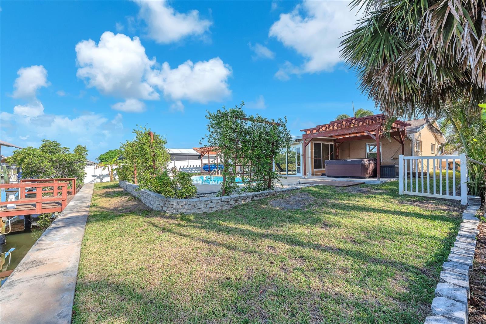 1012 SPINDLE PALM WAY, APOLLO BEACH, FL, 33572