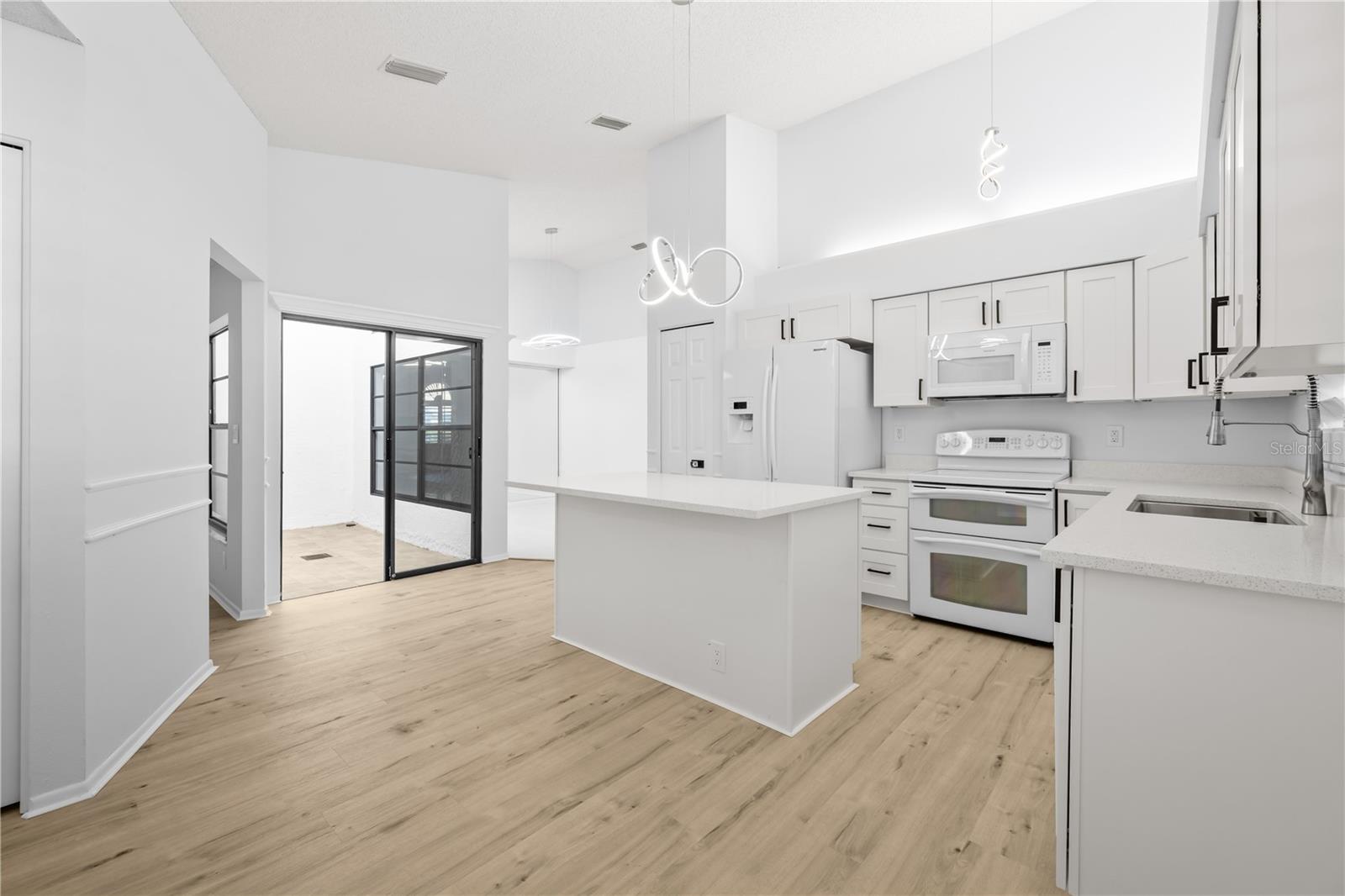 5482 SALEM SQUARE DR N, PALM HARBOR, FL, 34685
