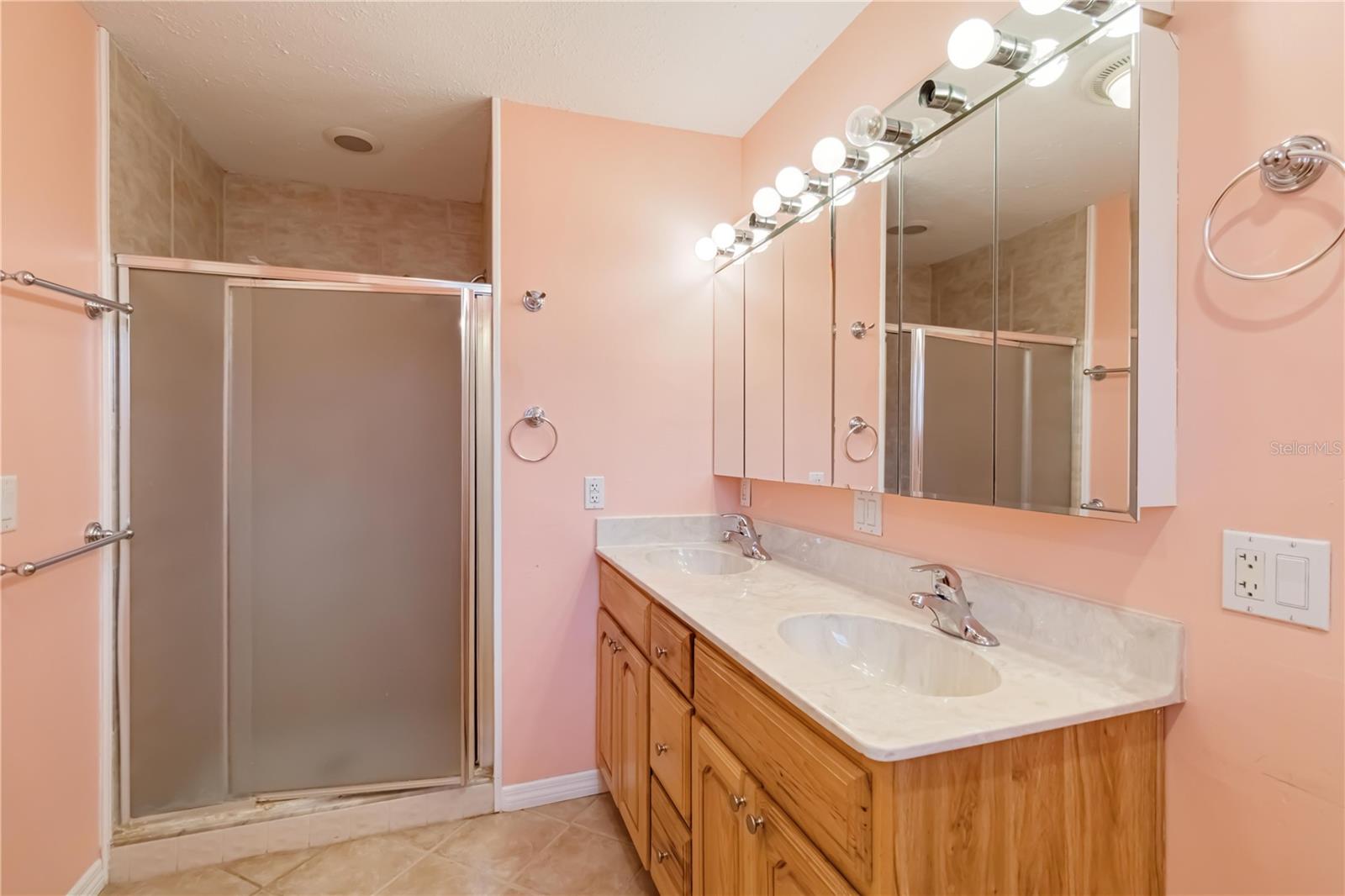 A4647387 Property Photo