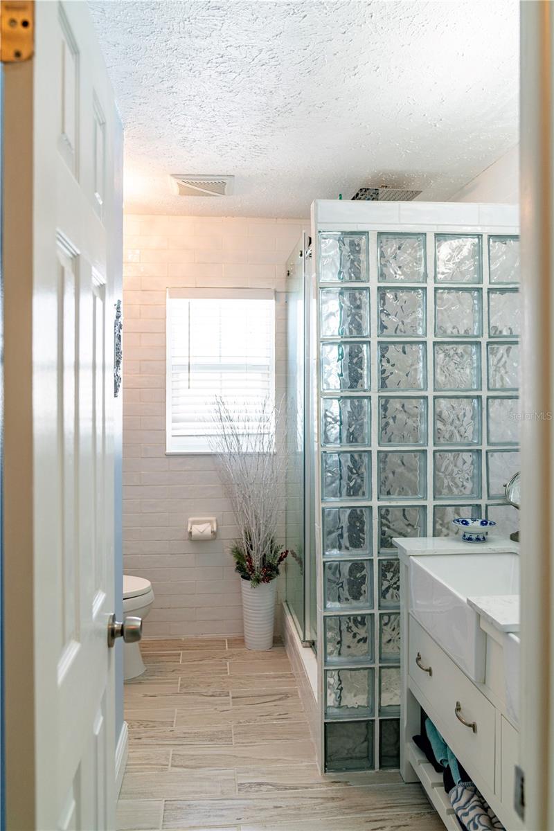 624 JAMAICA CIR E, APOLLO BEACH, FL, 33572