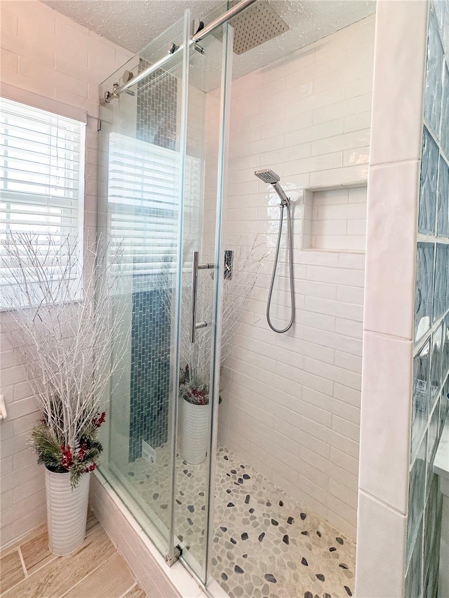 624 JAMAICA CIR E, APOLLO BEACH, FL, 33572
