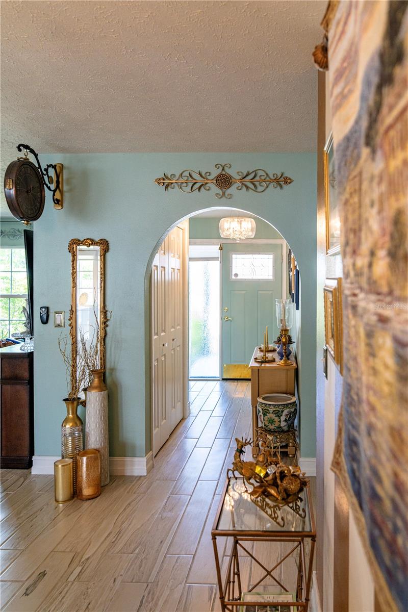 624 JAMAICA CIR E, APOLLO BEACH, FL, 33572