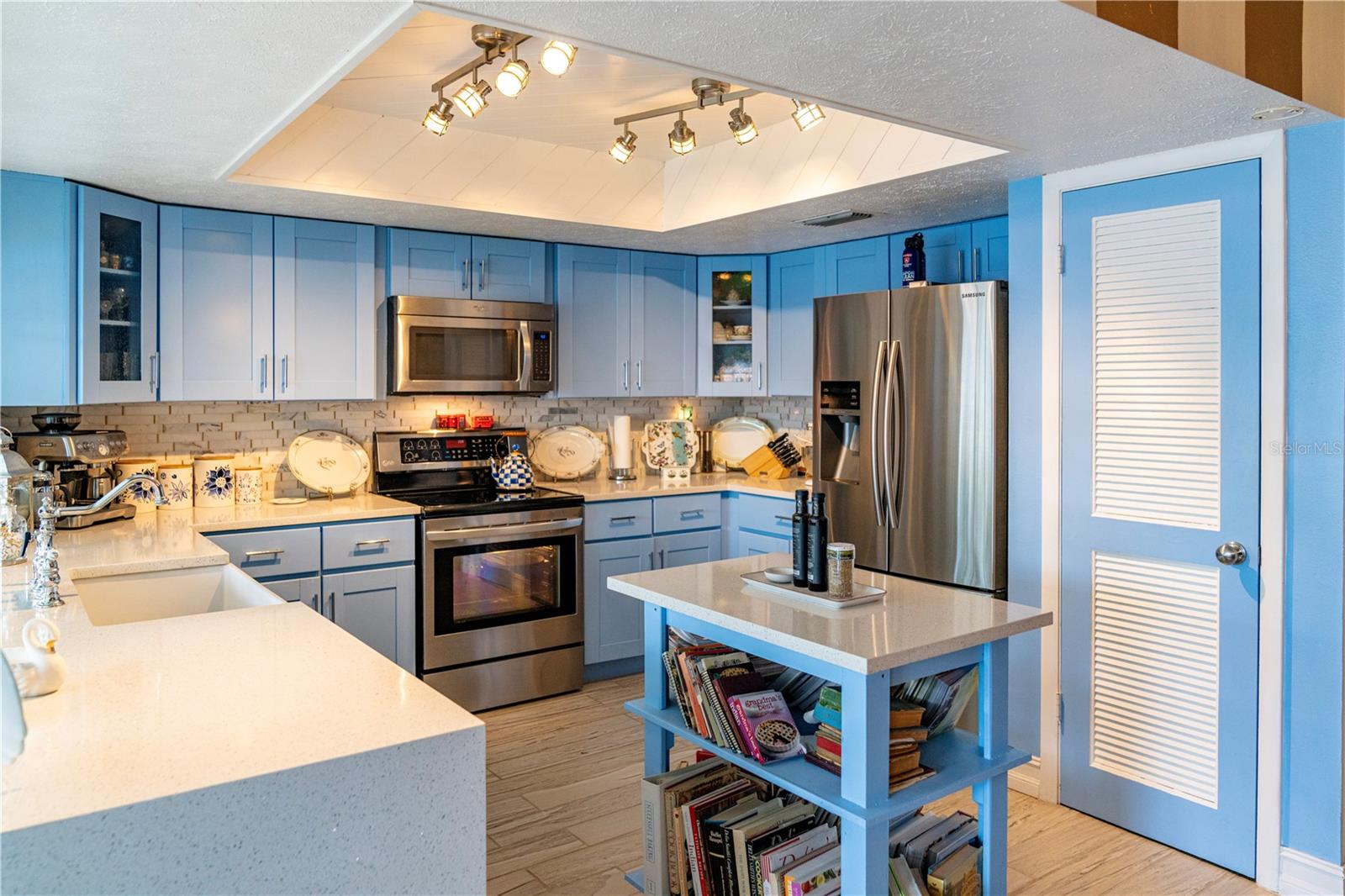 624 JAMAICA CIR E, APOLLO BEACH, FL, 33572