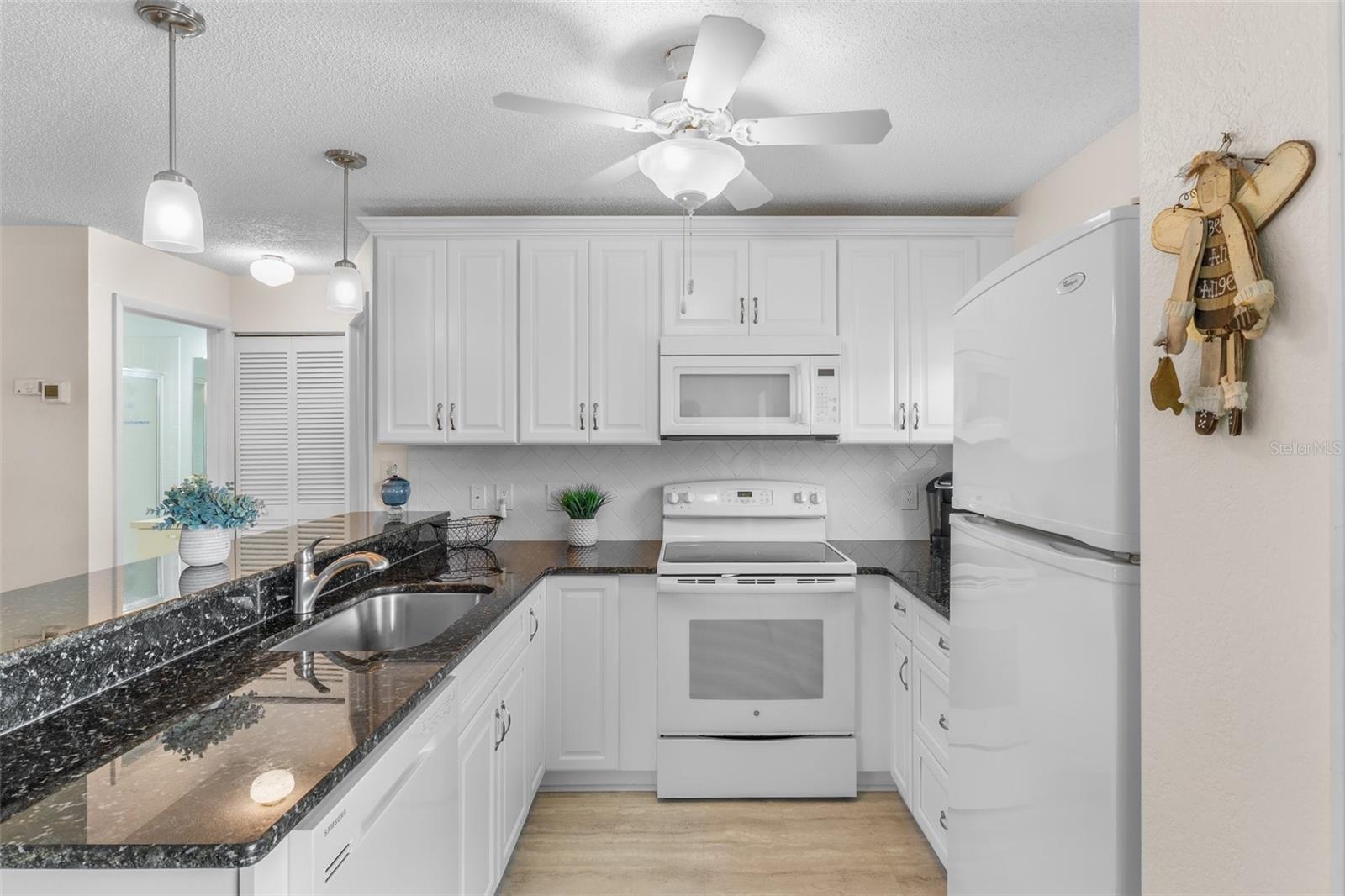 25100 SANDHILL BLVD #R202, PUNTA GORDA, FL, 33983