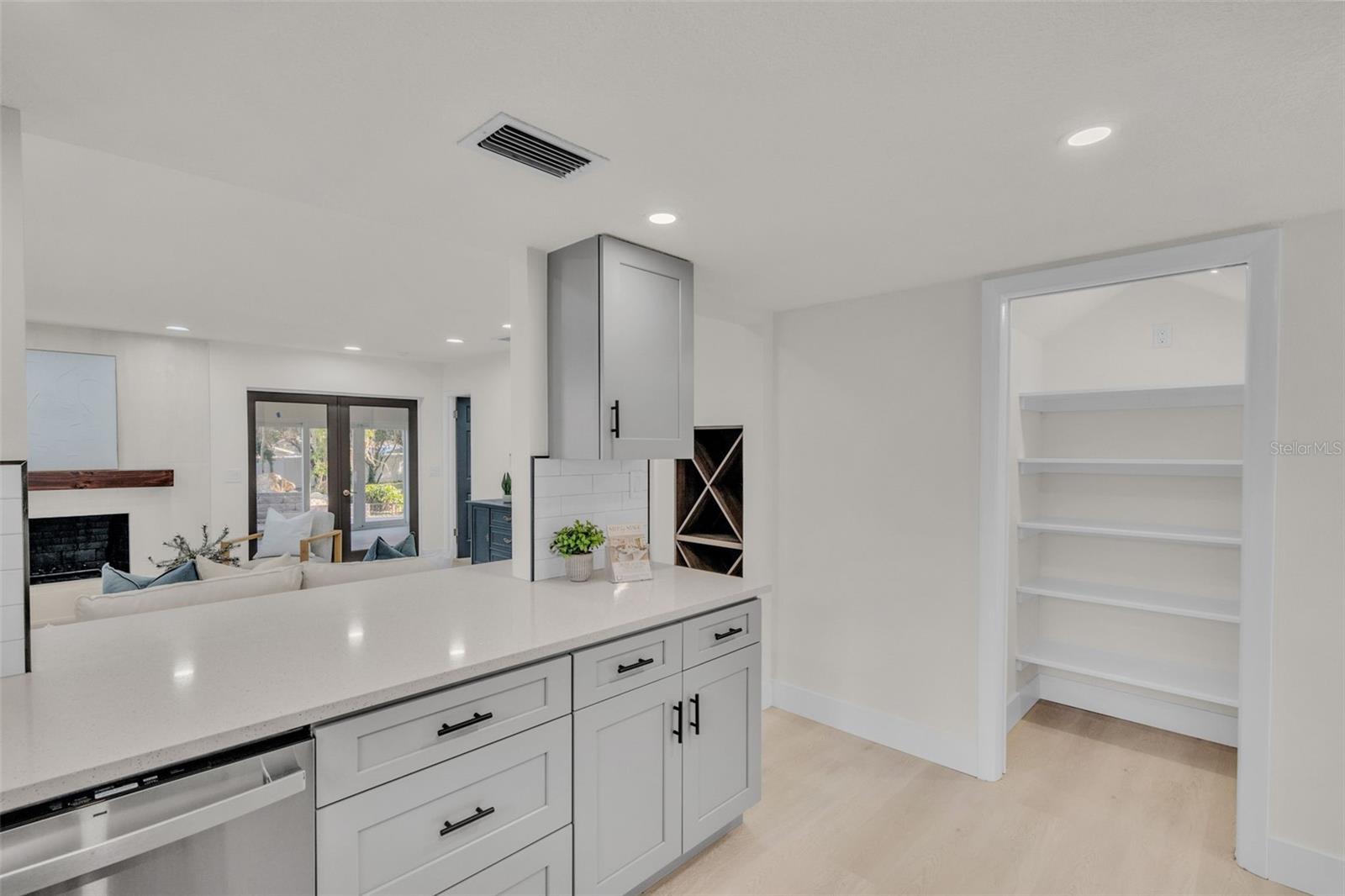 407 BELVEDERE OVAL, TEMPLE TERRACE, FL, 33617
