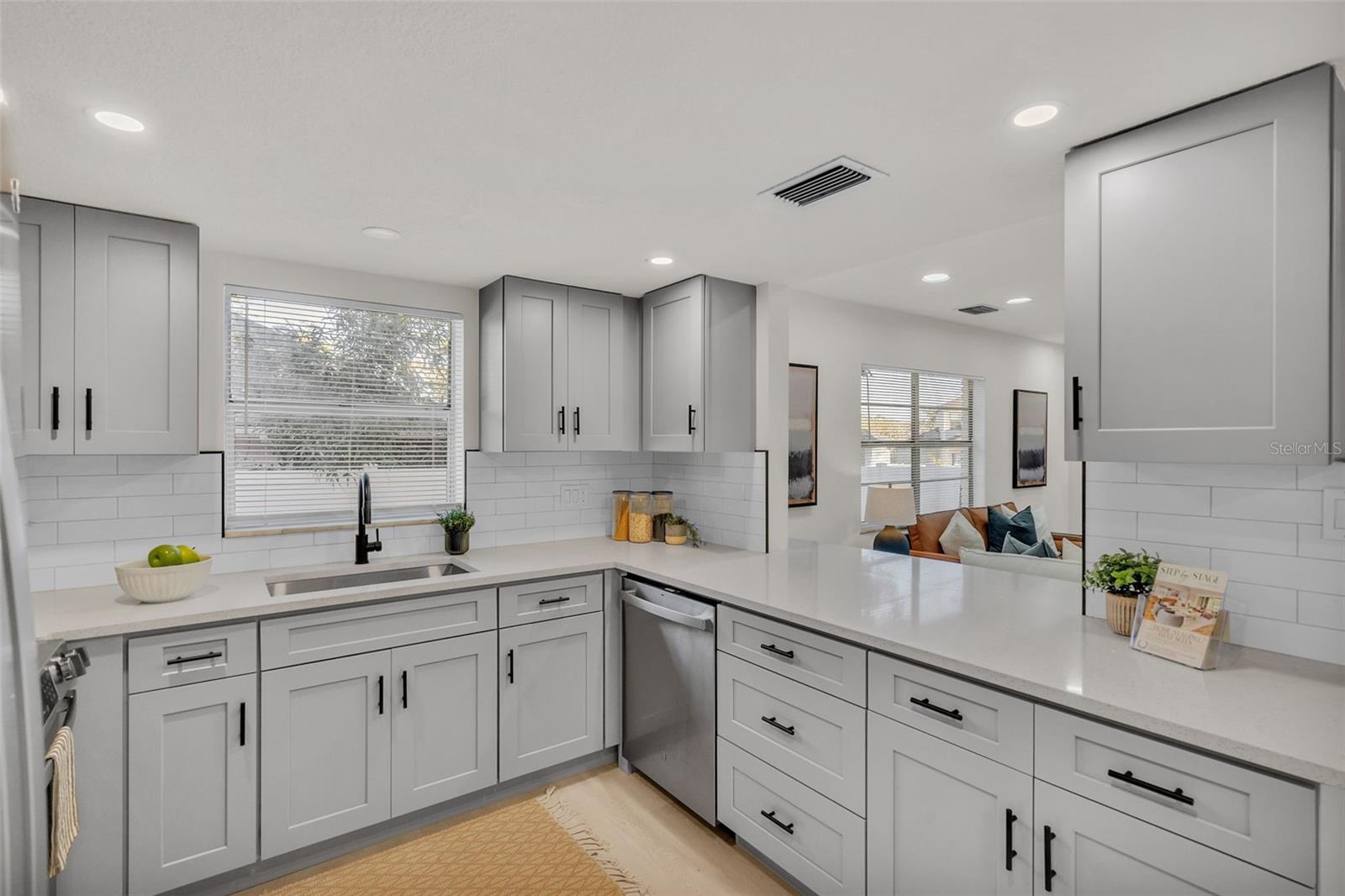 407 BELVEDERE OVAL, TEMPLE TERRACE, FL, 33617