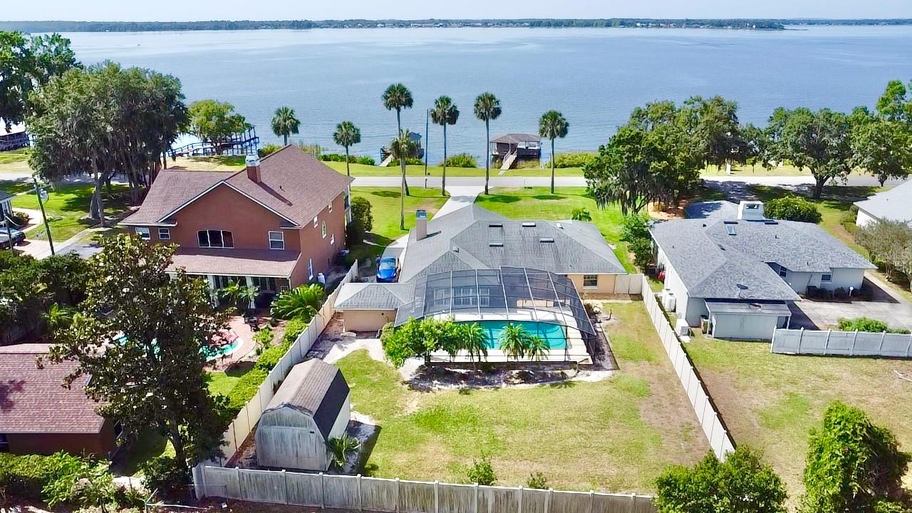 2037 LAKESHORE DR, MOUNT DORA, FL, 32757