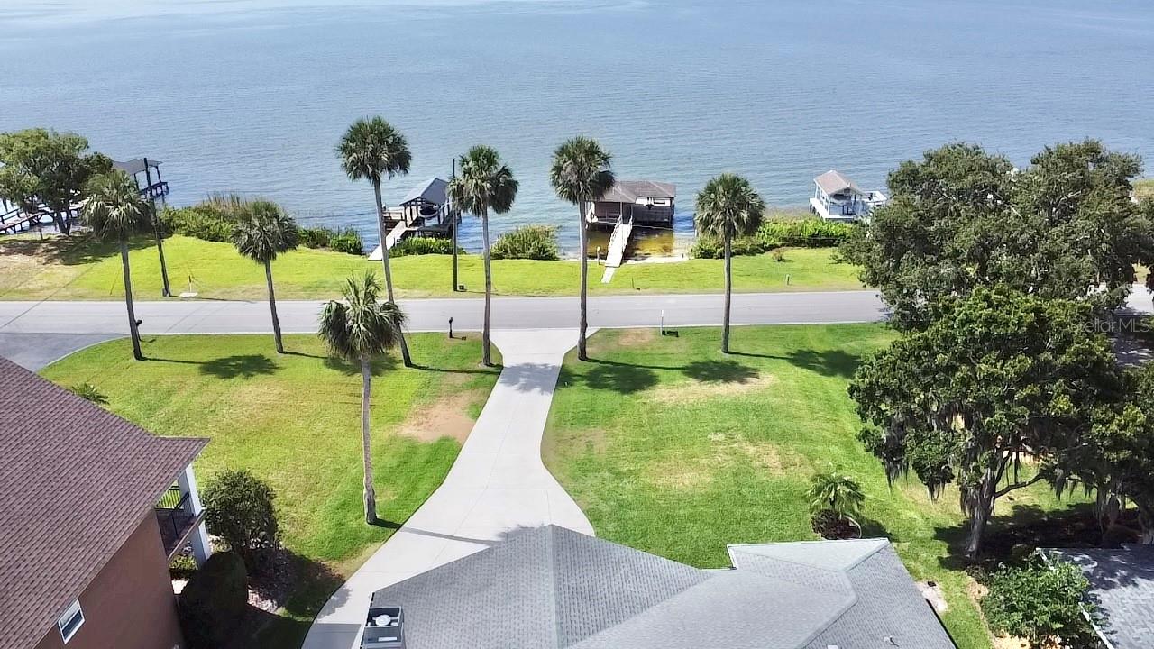 2037 LAKESHORE DR, MOUNT DORA, FL, 32757