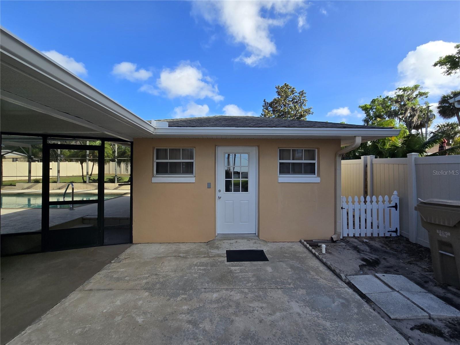2037 LAKESHORE DR, MOUNT DORA, FL, 32757